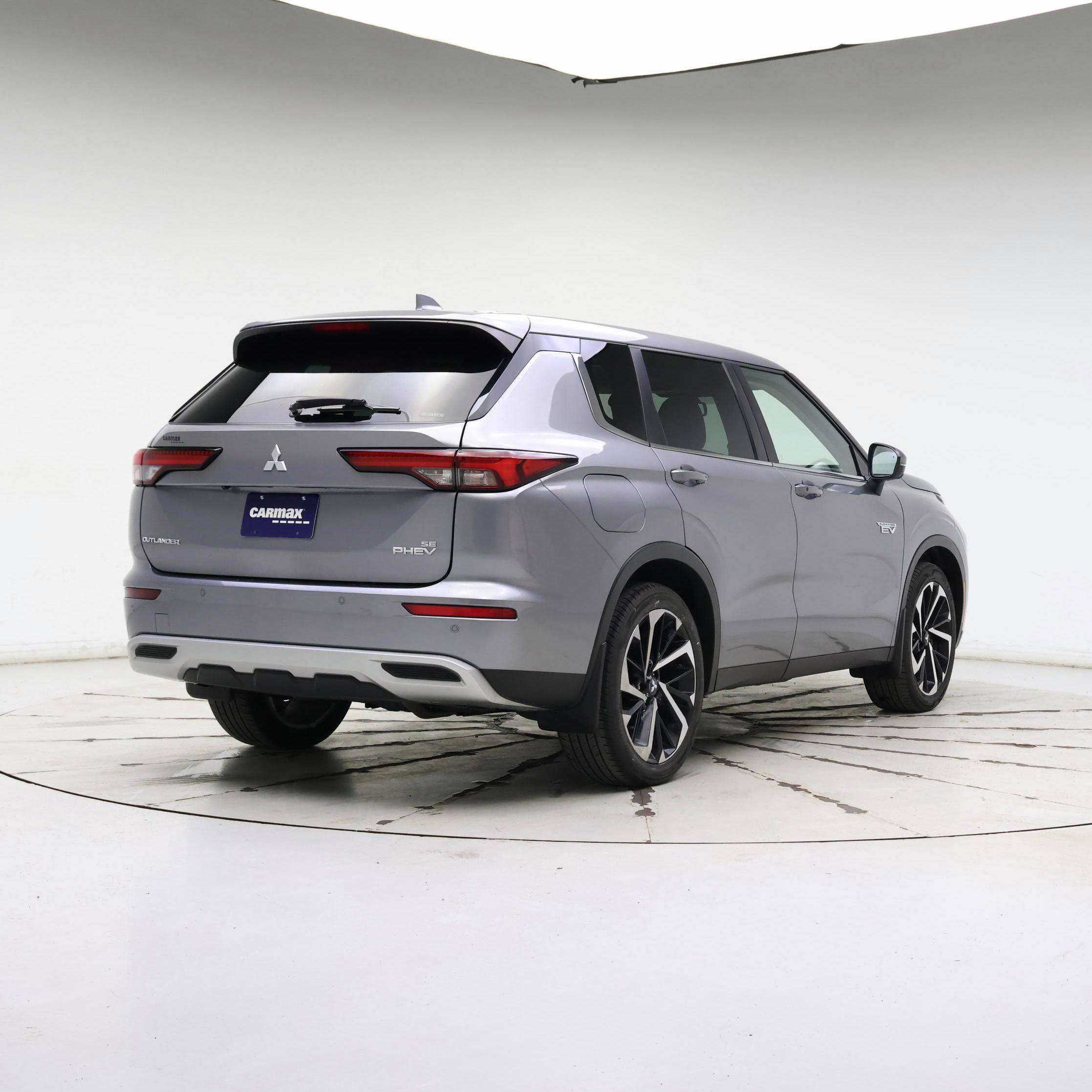 Thumbnail: 2023 Mitsubishi Outlander - 8