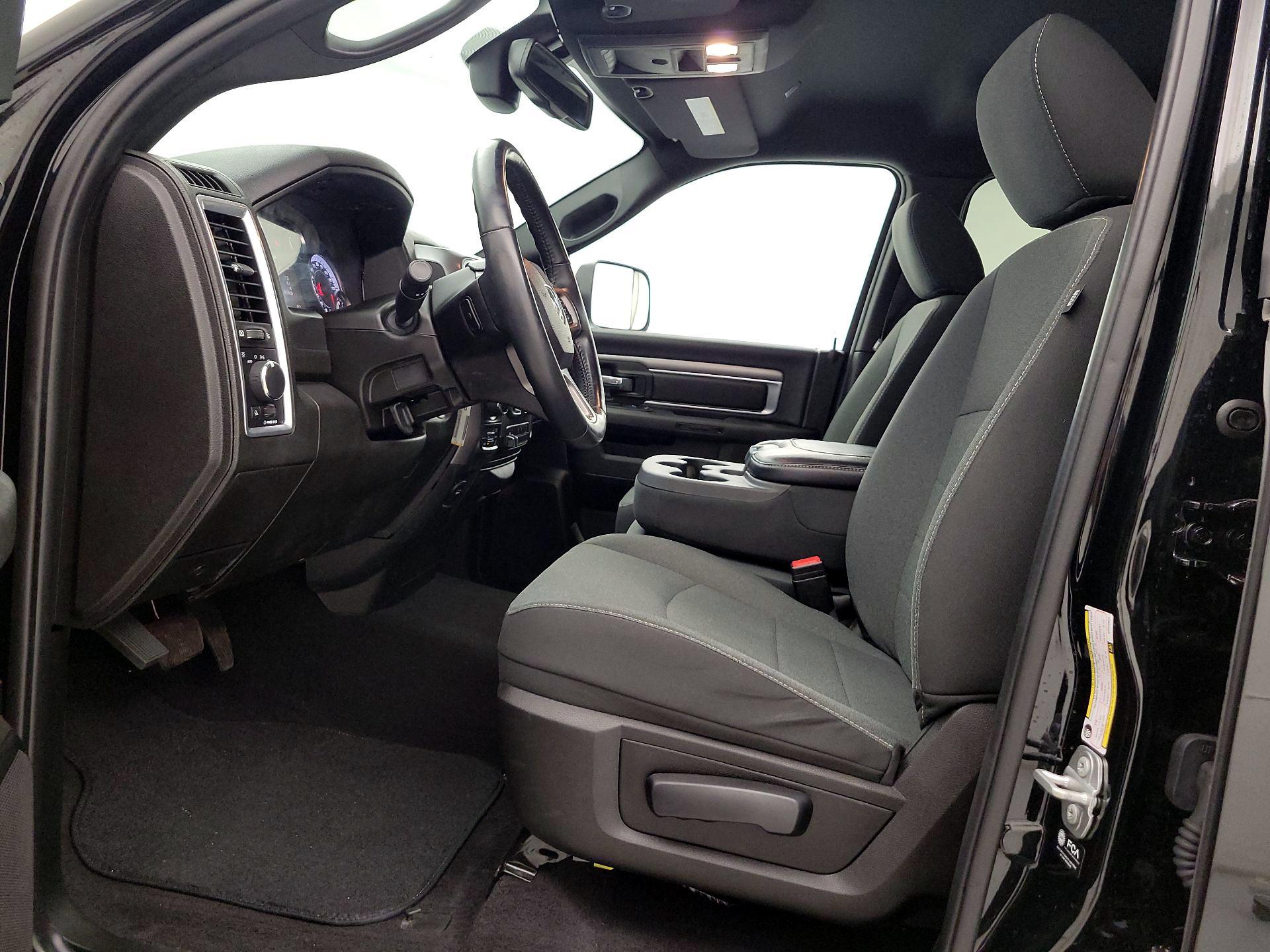 Thumbnail: 2022 RAM 1500 Classic - 11