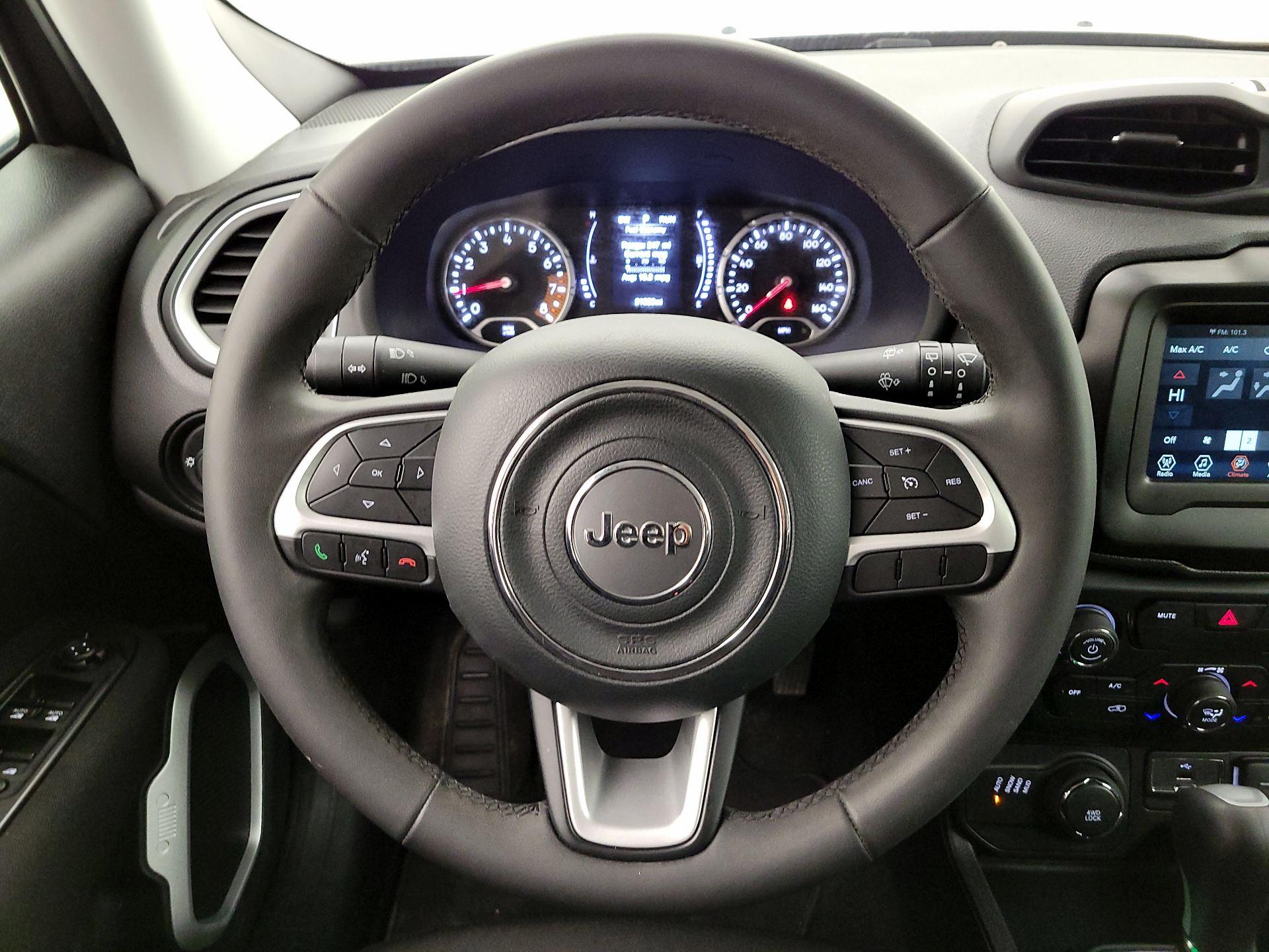 Thumbnail: 2020 Jeep Renegade - 10