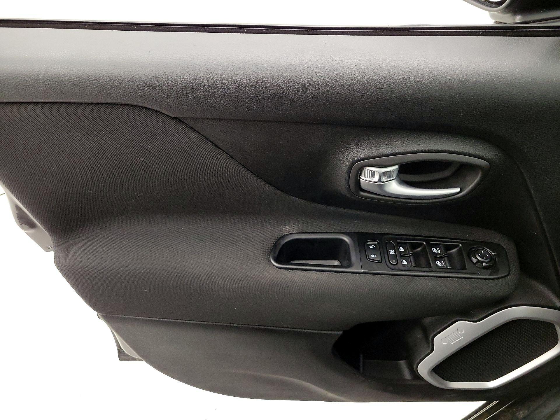 Thumbnail: 2020 Jeep Renegade - 12