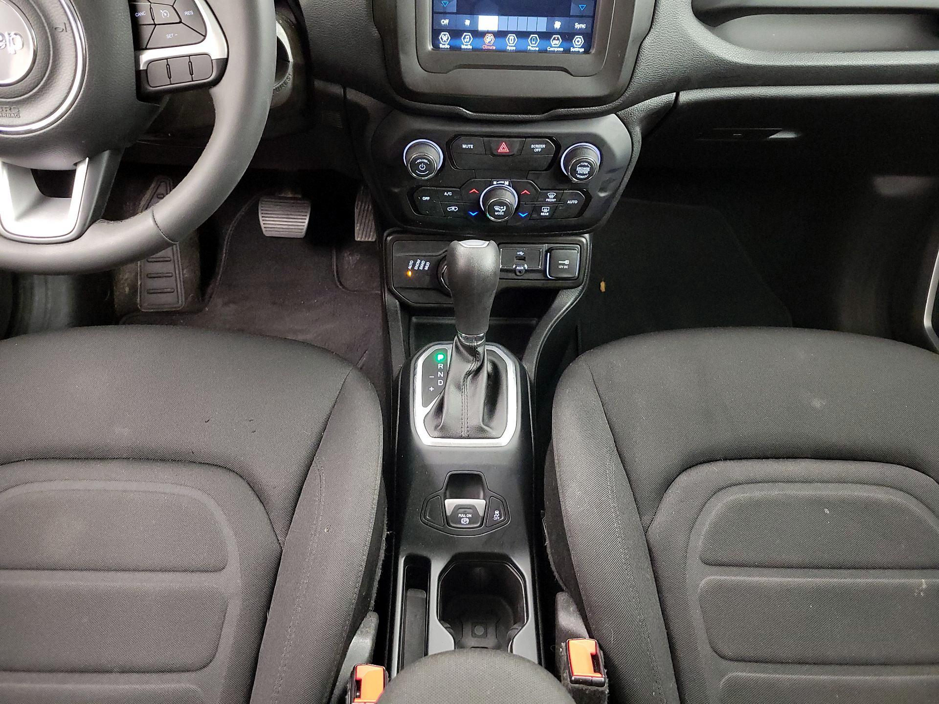 Thumbnail: 2020 Jeep Renegade - 17