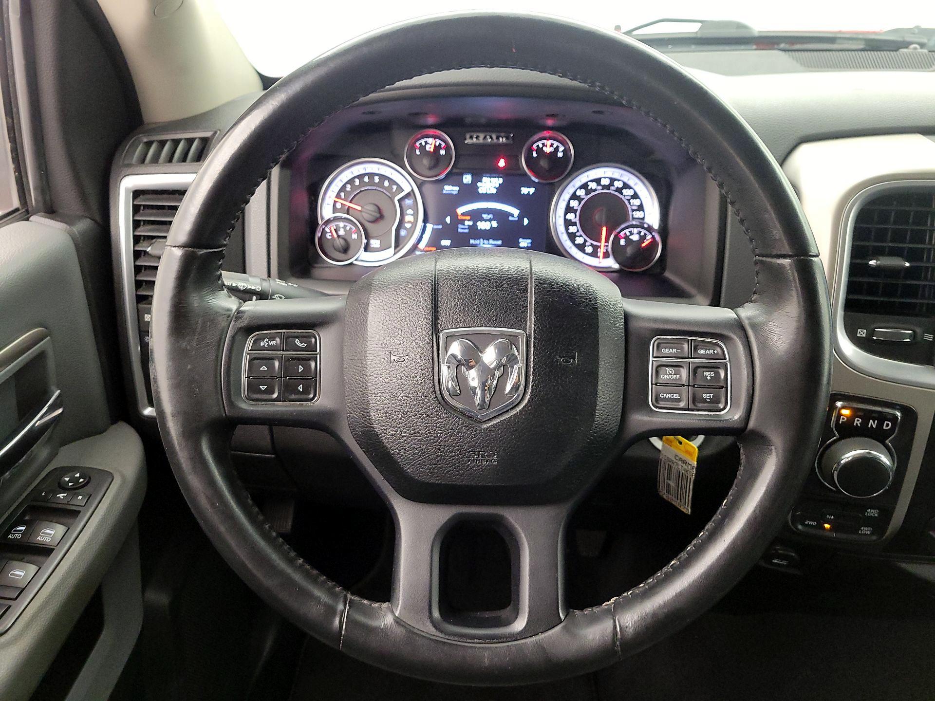Thumbnail: 2019 RAM 1500 Classic - 10