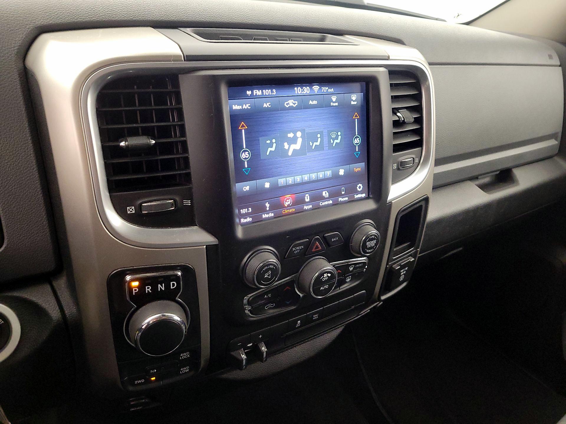 Thumbnail: 2019 RAM 1500 Classic - 16