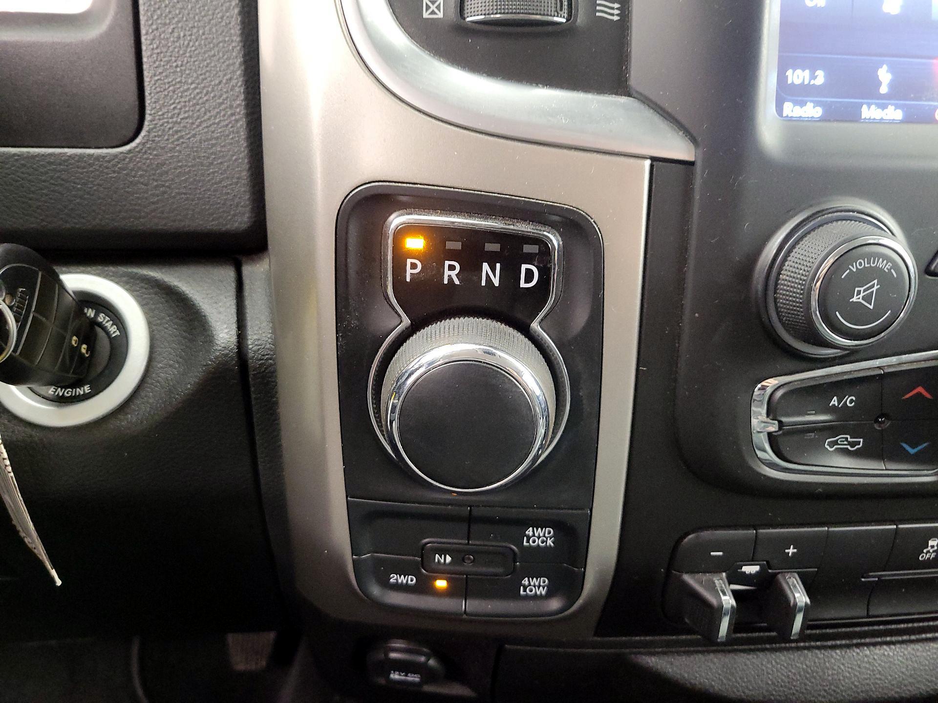 Thumbnail: 2019 RAM 1500 Classic - 17