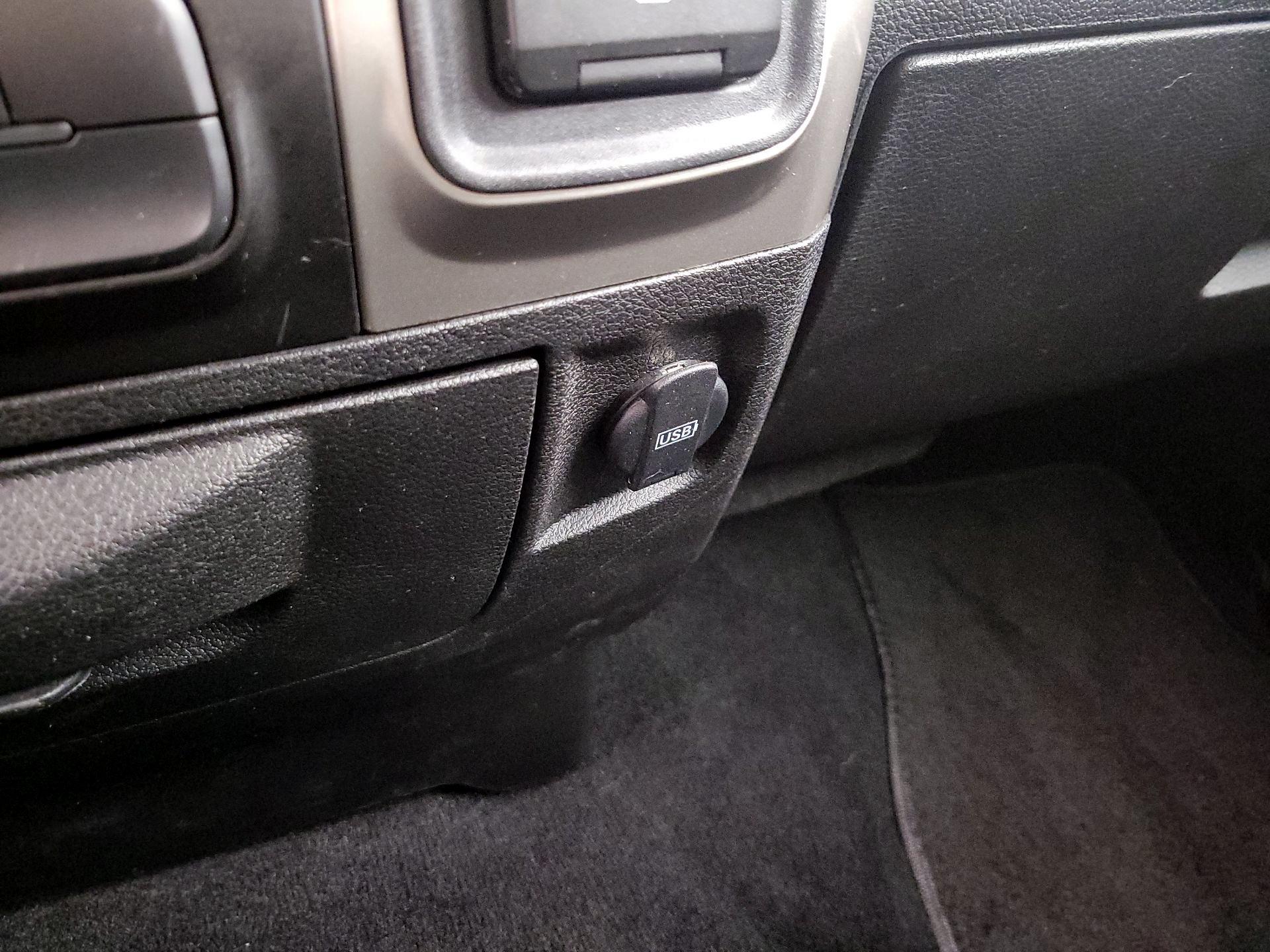 Thumbnail: 2019 RAM 1500 Classic - 18