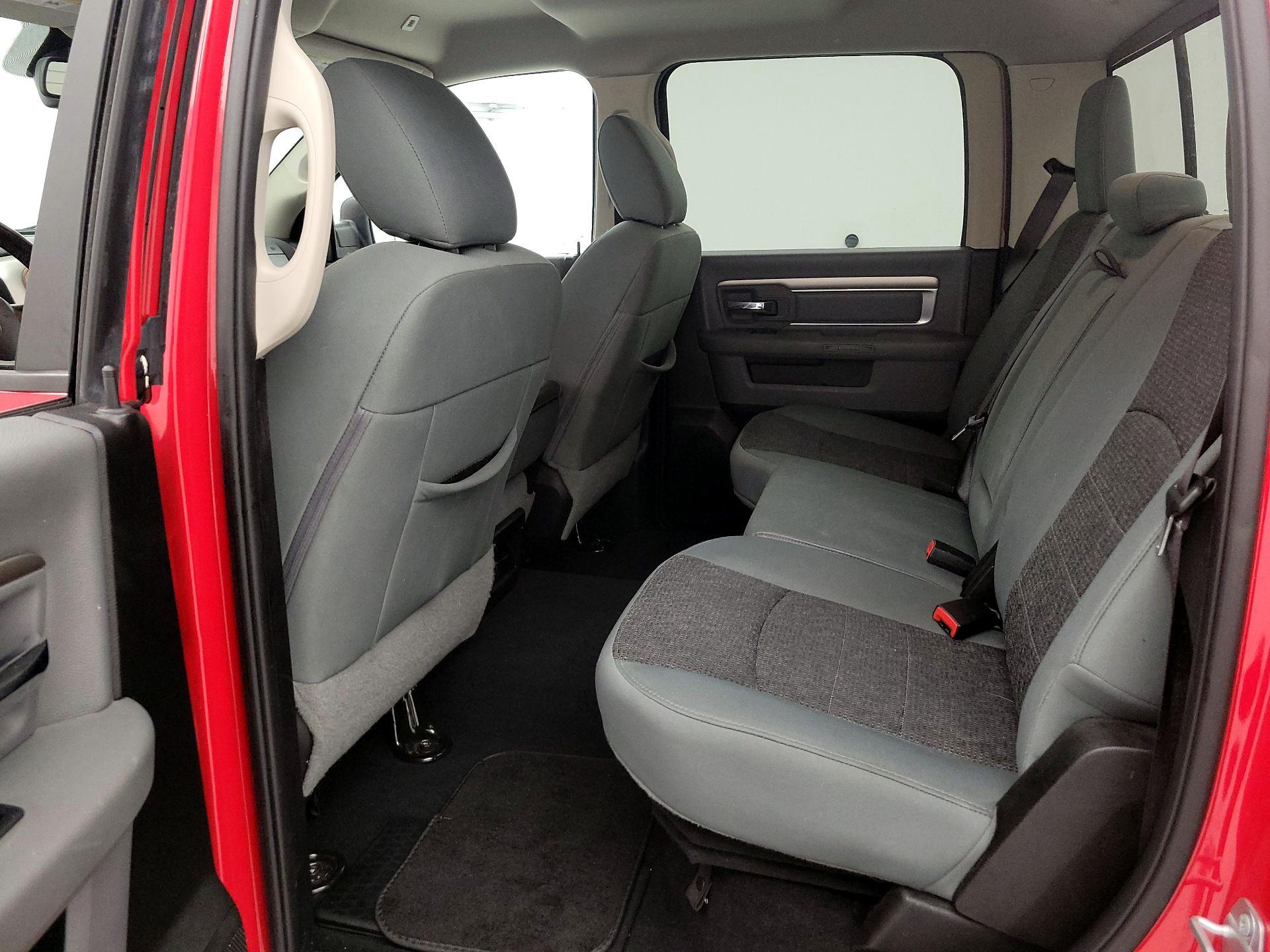Thumbnail: 2019 RAM 1500 Classic - 19