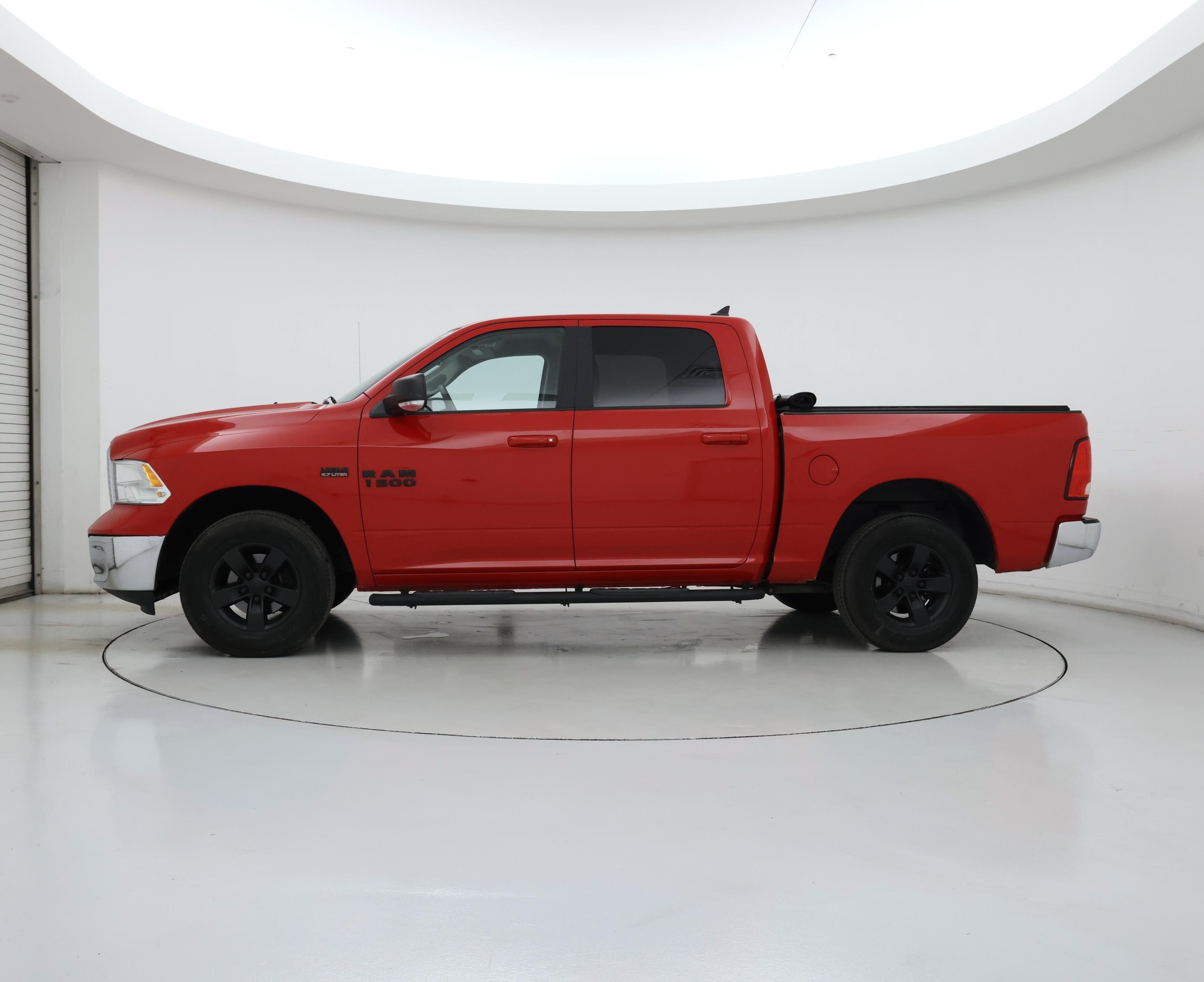 Thumbnail: 2019 RAM 1500 Classic - 3