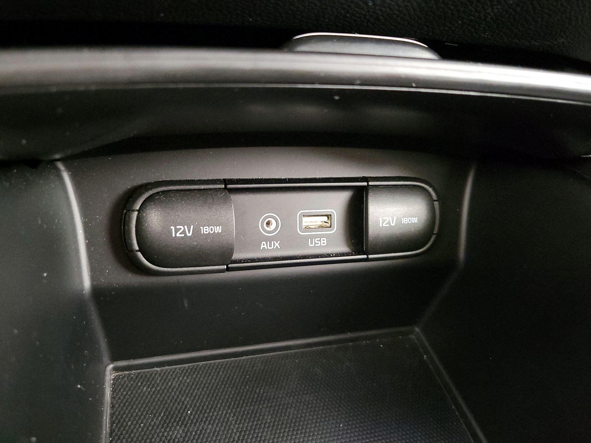 Thumbnail: 2017 Kia Sorento - 18