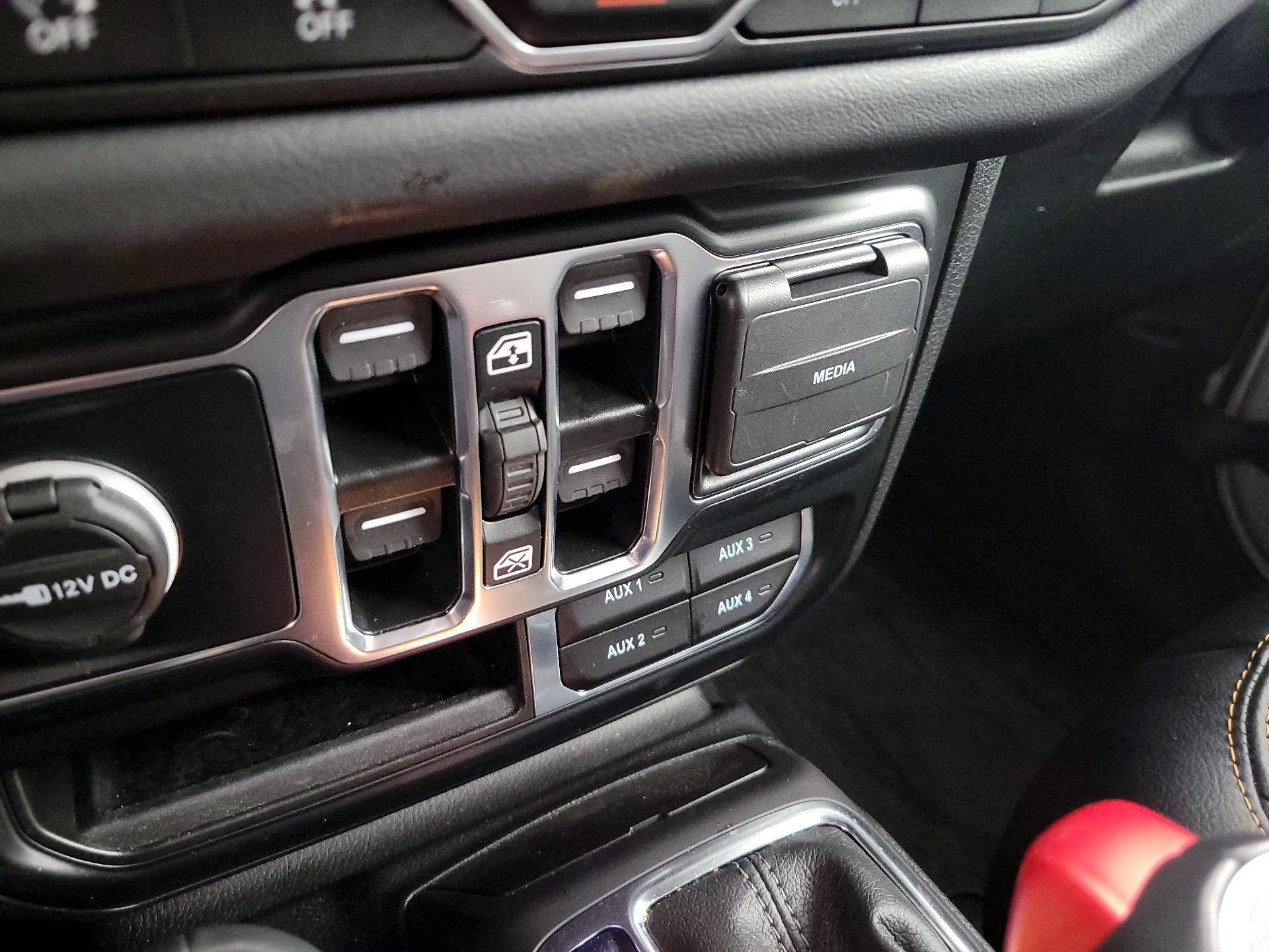 Thumbnail: 2024 Jeep Wrangler - 19