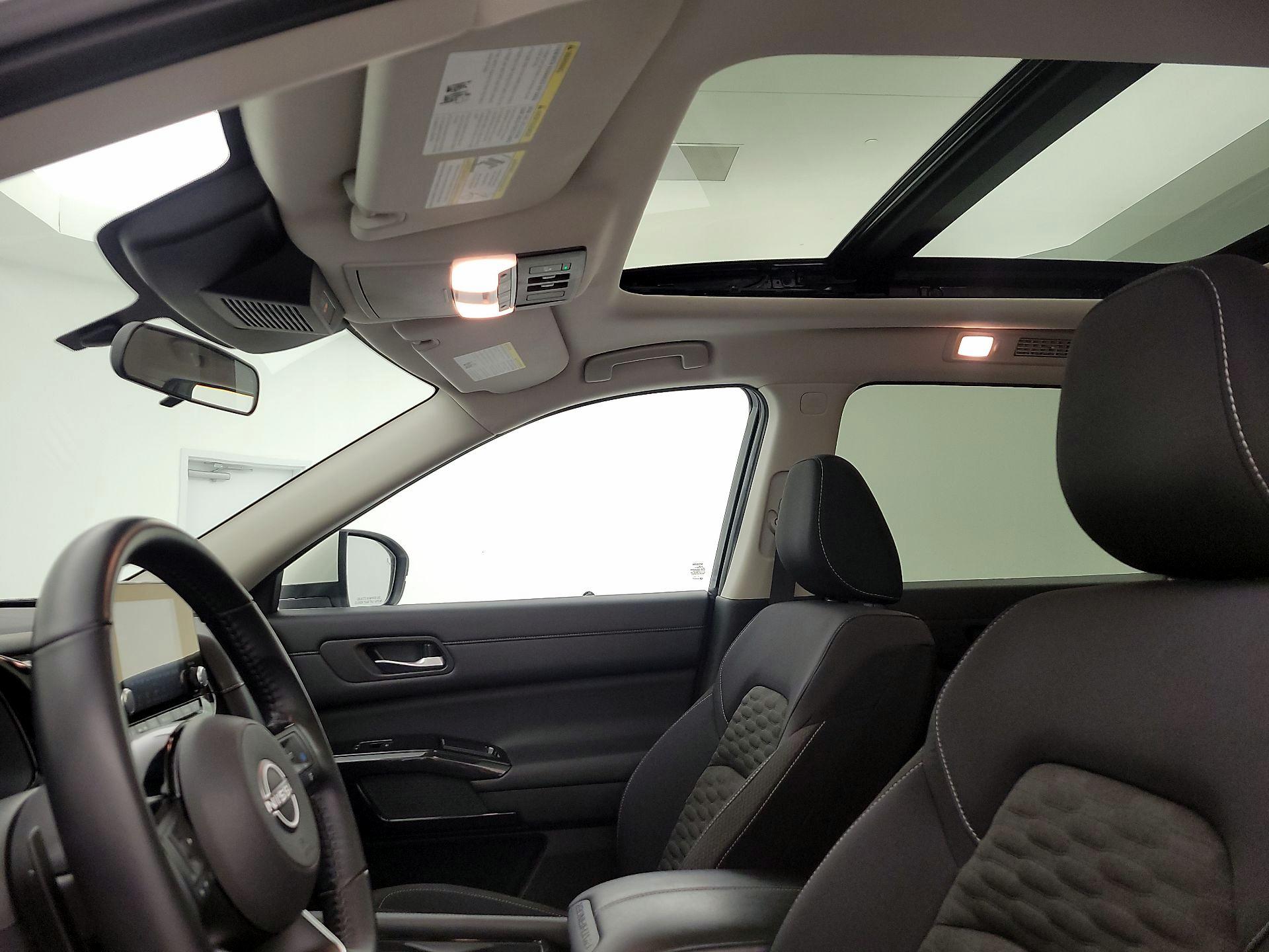 Thumbnail: 2022 Nissan Pathfinder - 19