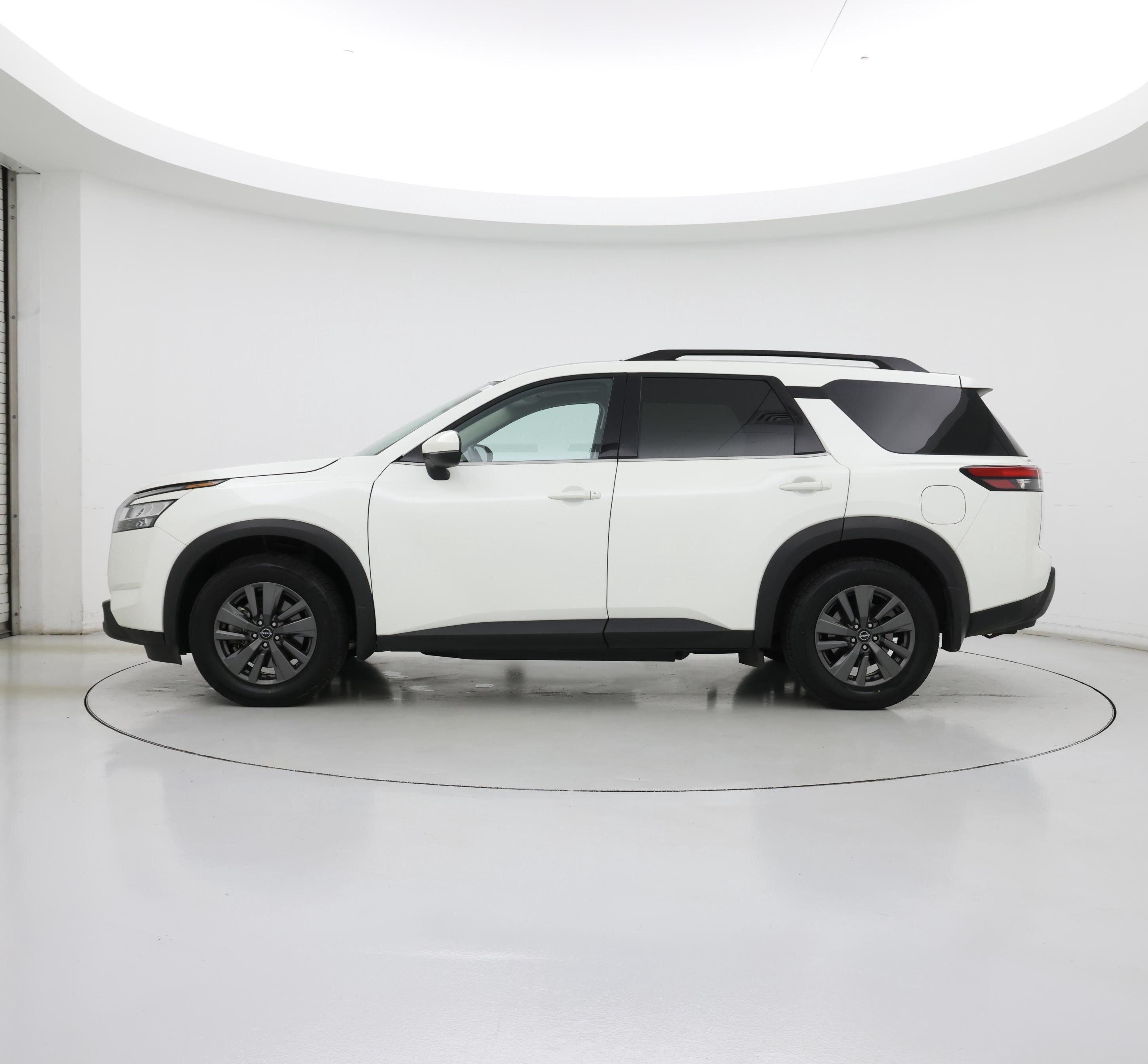Thumbnail: 2022 Nissan Pathfinder - 3