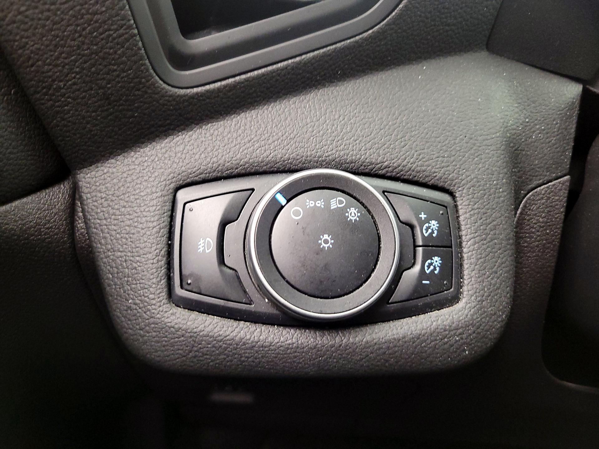 Thumbnail: 2016 Ford Escape - 13
