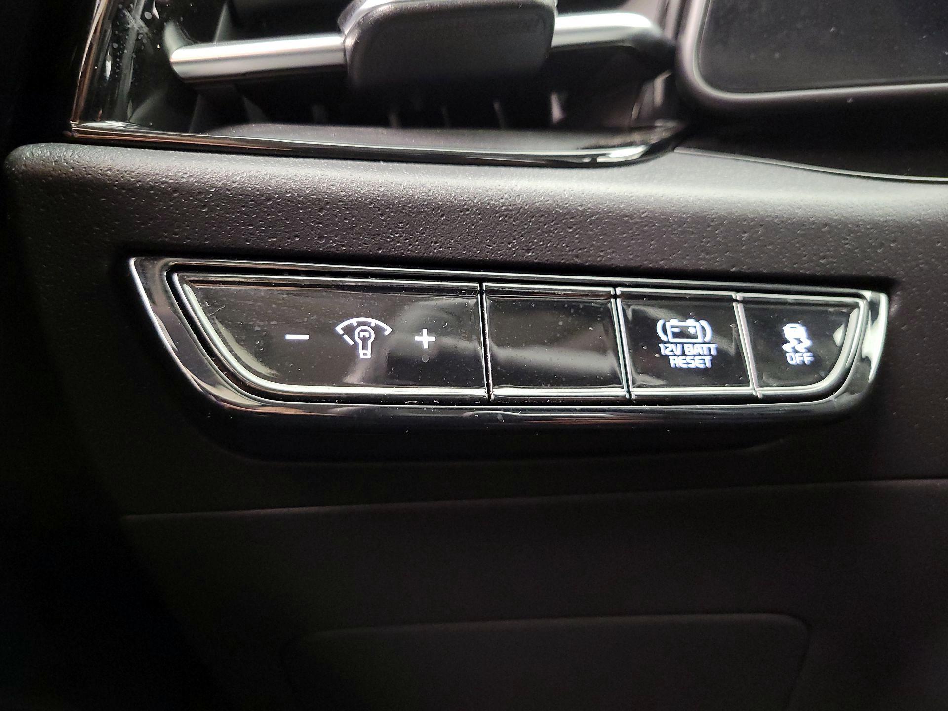 Thumbnail: 2023 Kia Niro - 13