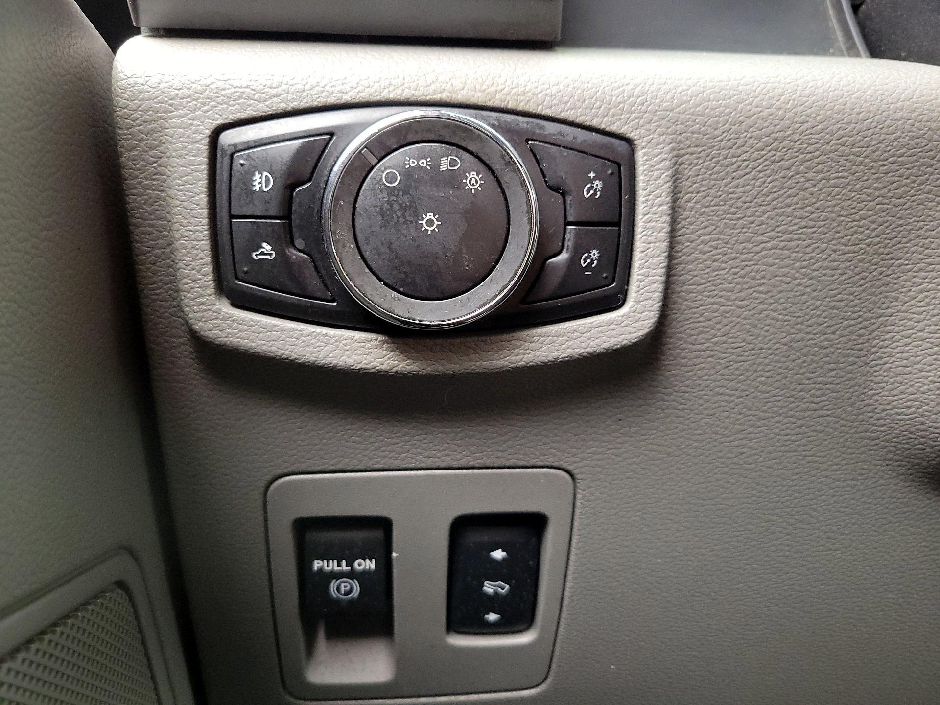 Thumbnail: 2017 Ford F-150 - 13