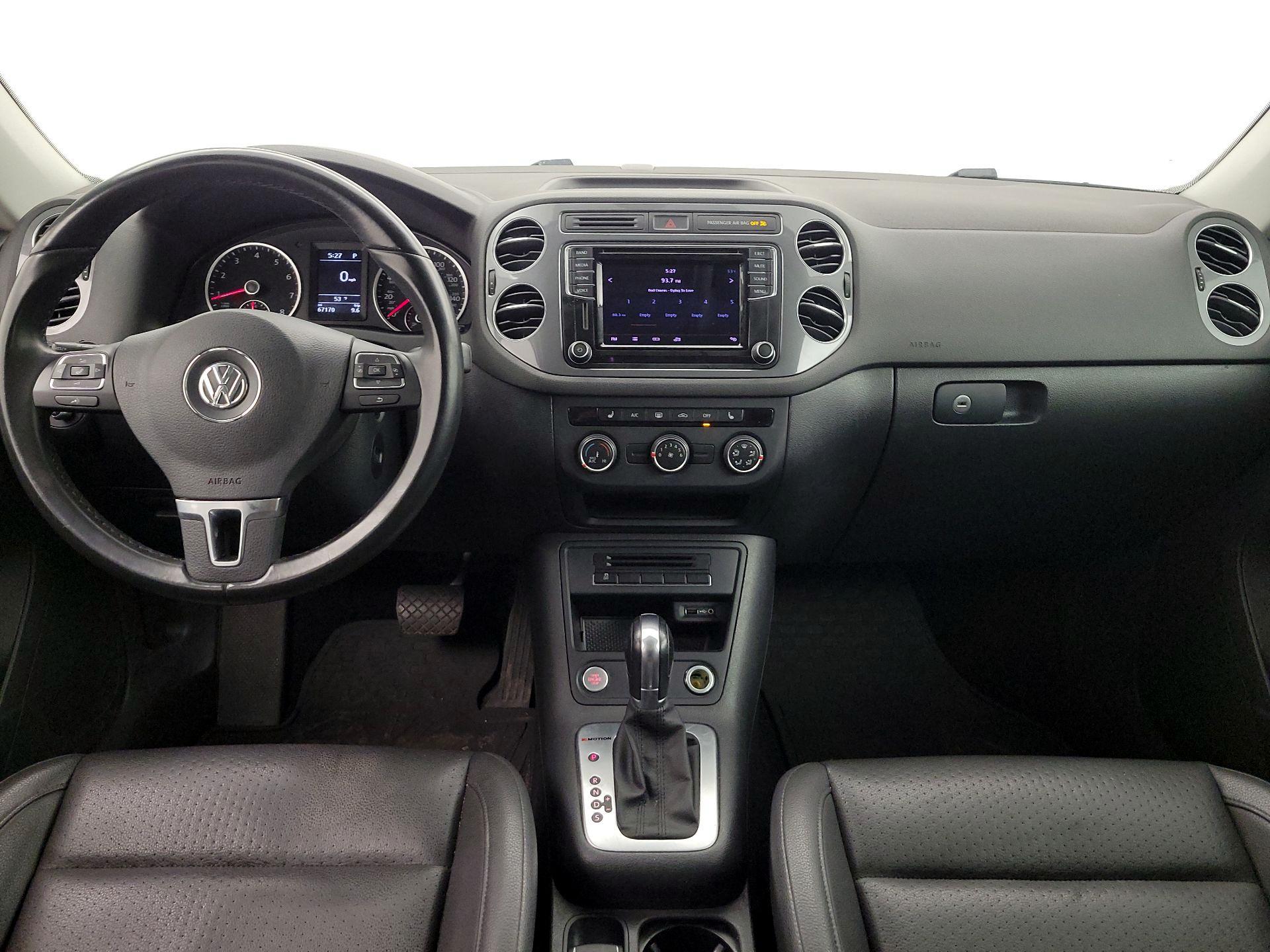 Thumbnail: 2017 Volkswagen Tiguan - 9