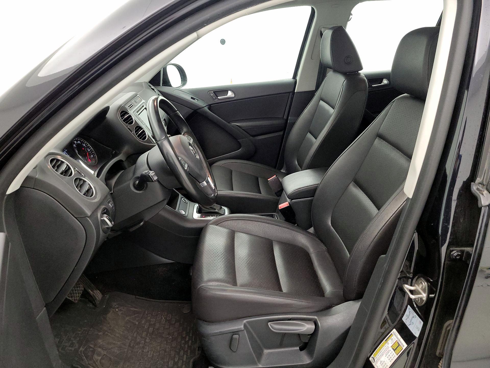 Thumbnail: 2017 Volkswagen Tiguan - 11