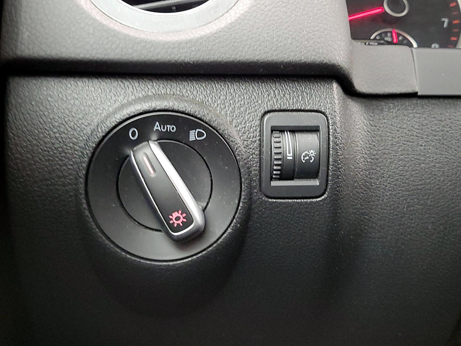 Thumbnail: 2017 Volkswagen Tiguan - 13