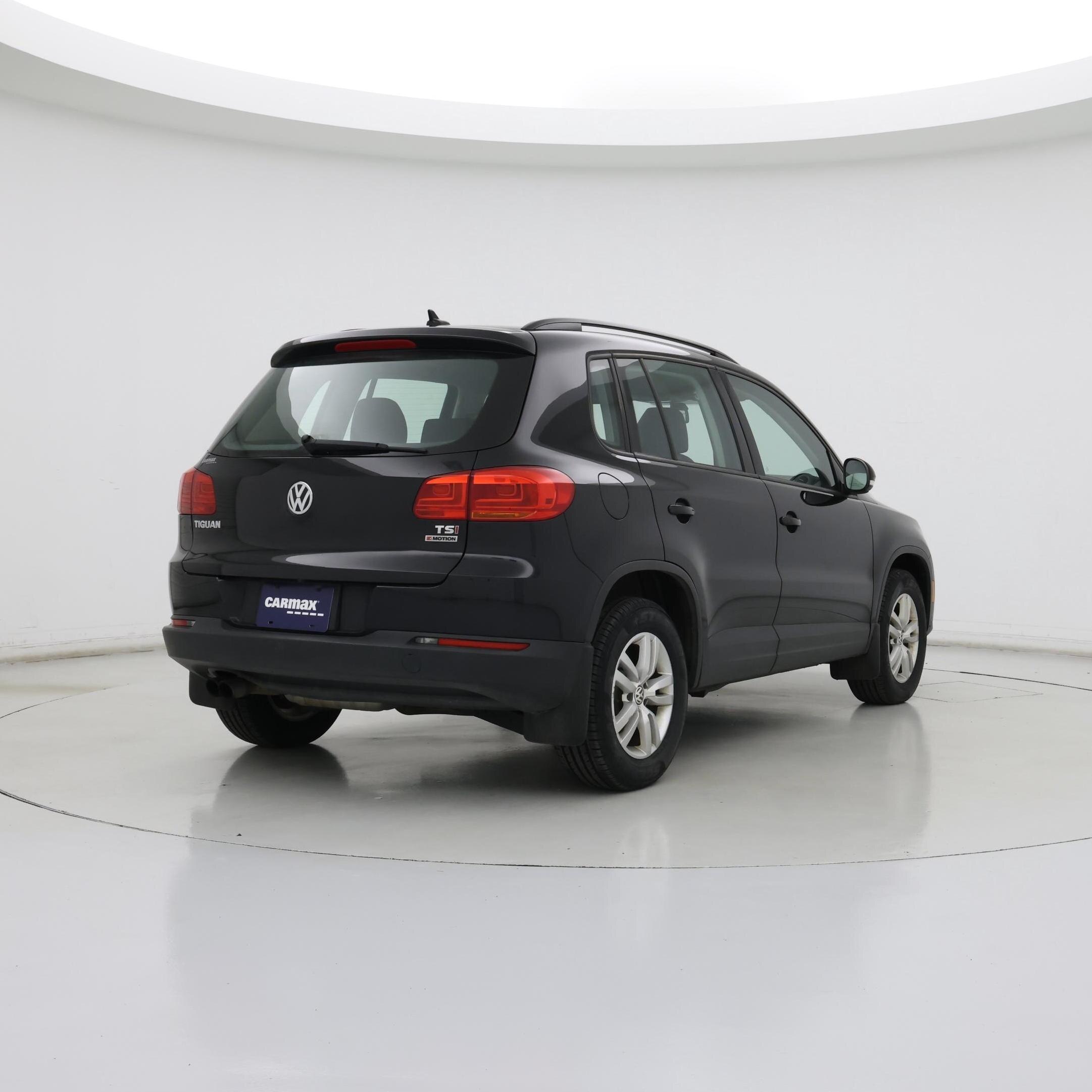 Thumbnail: 2017 Volkswagen Tiguan - 8