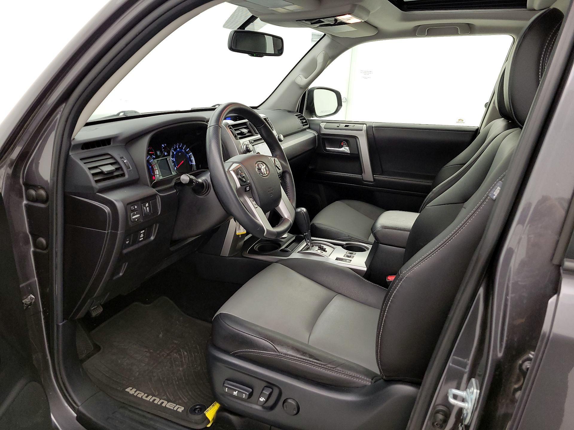 Thumbnail: 2016 Toyota 4Runner - 11