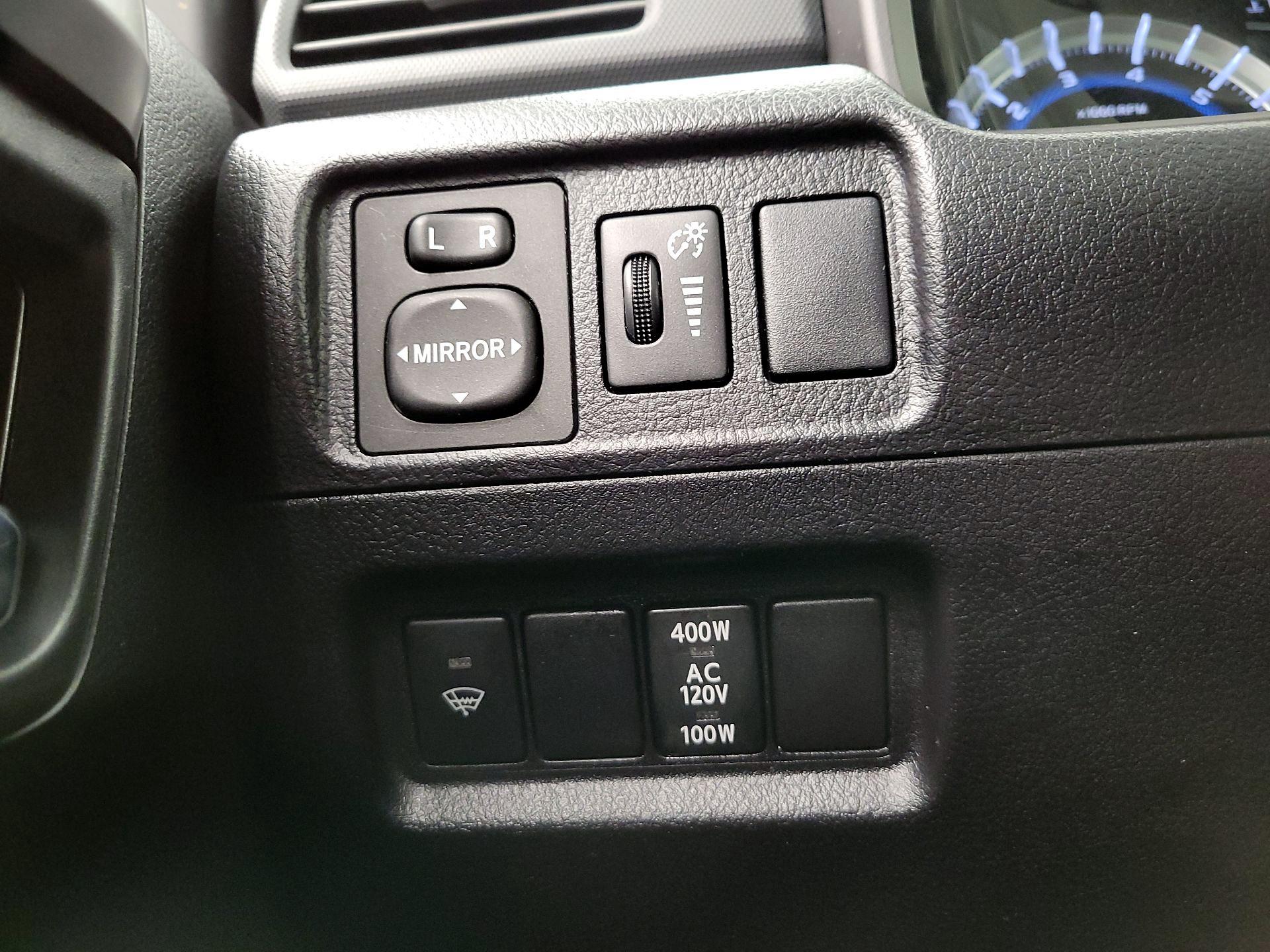 Thumbnail: 2016 Toyota 4Runner - 13