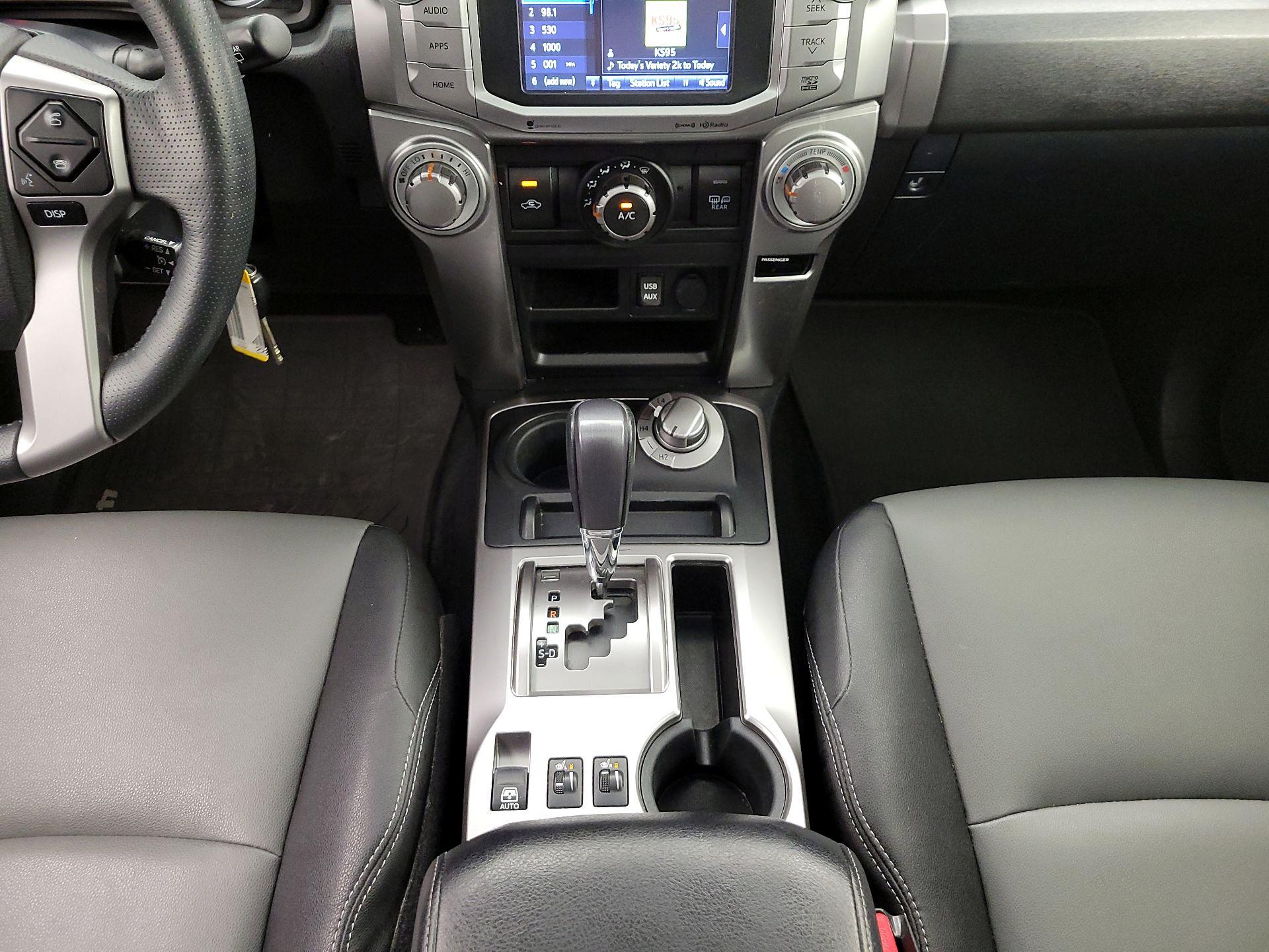 Thumbnail: 2016 Toyota 4Runner - 18