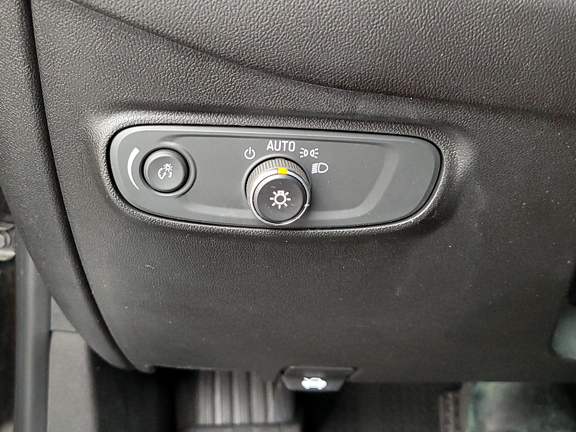 Thumbnail: 2020 Chevrolet Equinox - 13