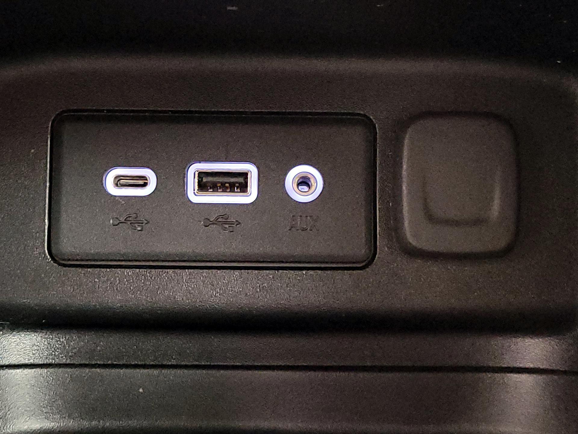 Thumbnail: 2020 Chevrolet Equinox - 18