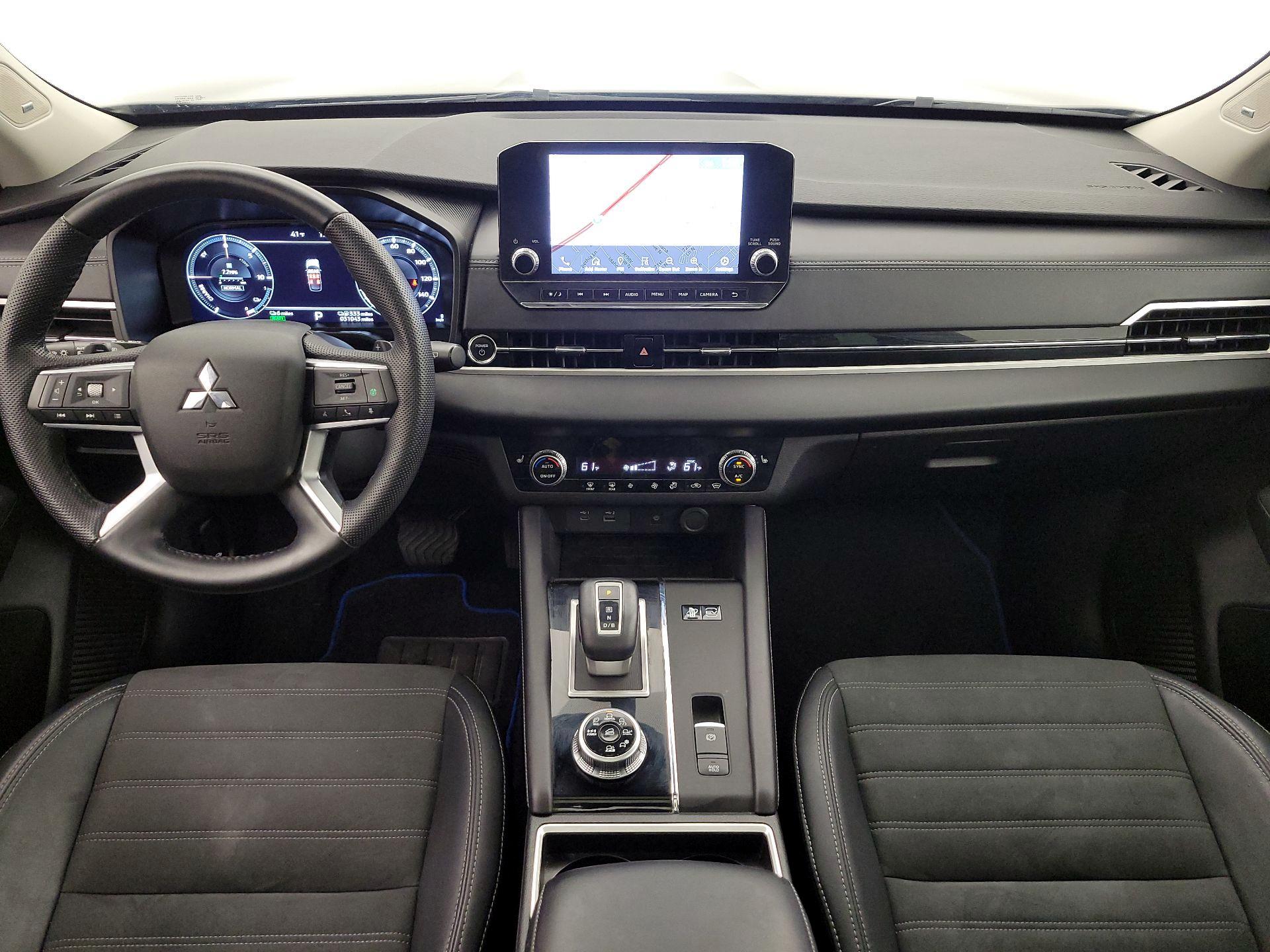 Thumbnail: 2023 Mitsubishi Outlander - 9