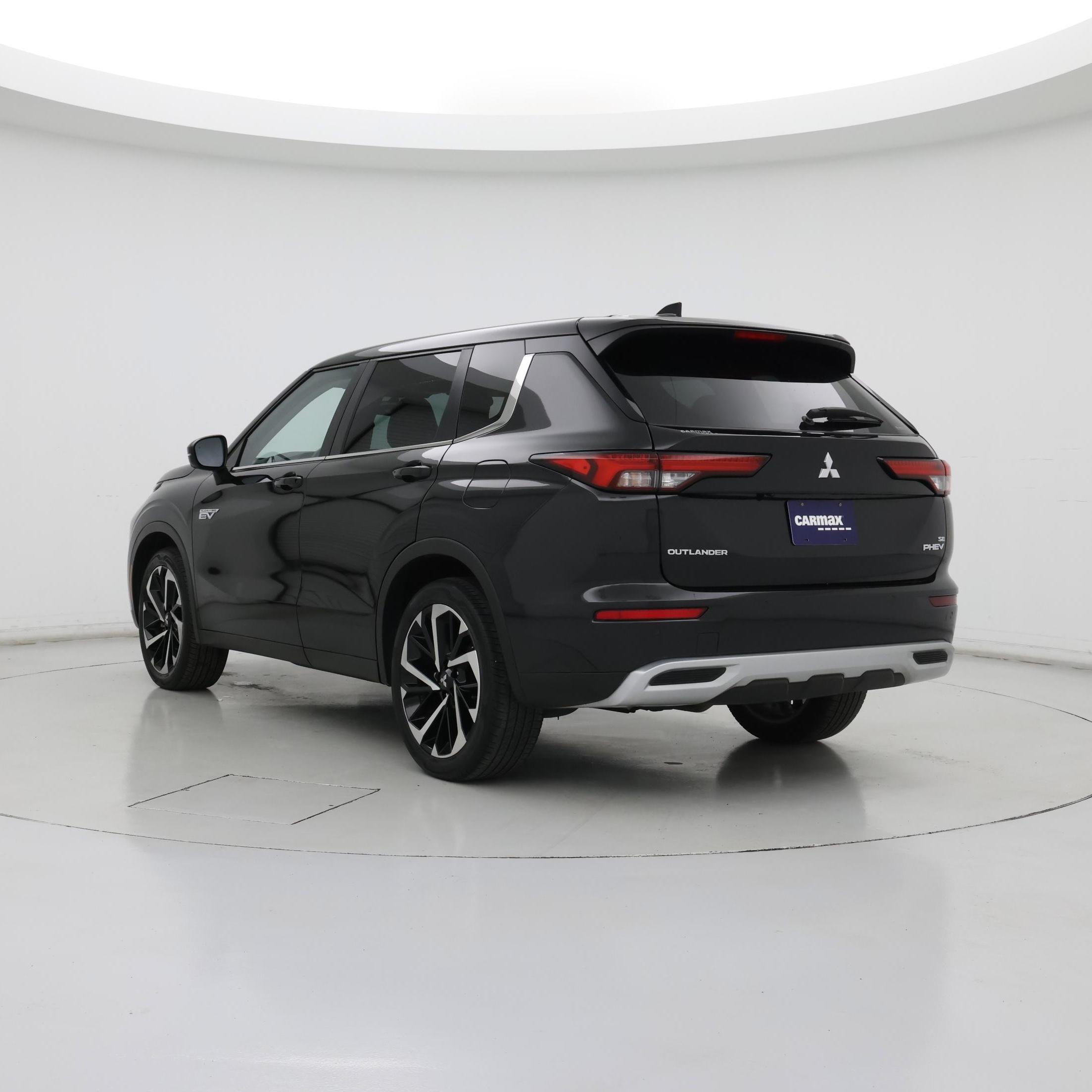 Thumbnail: 2023 Mitsubishi Outlander - 2