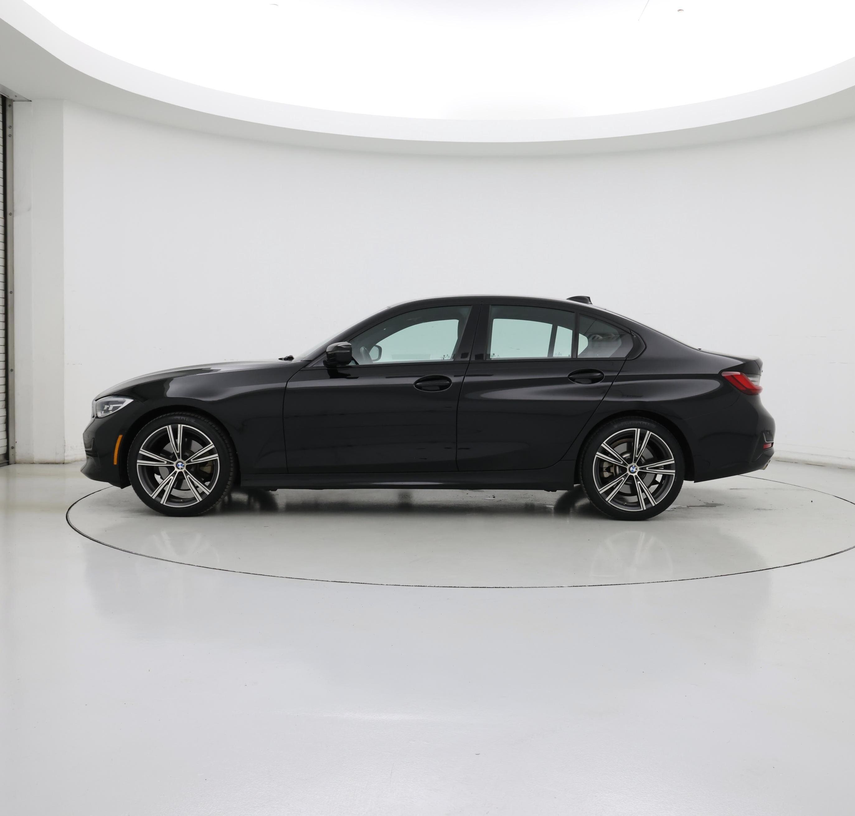 Thumbnail: 2022 BMW 3 Series - 3