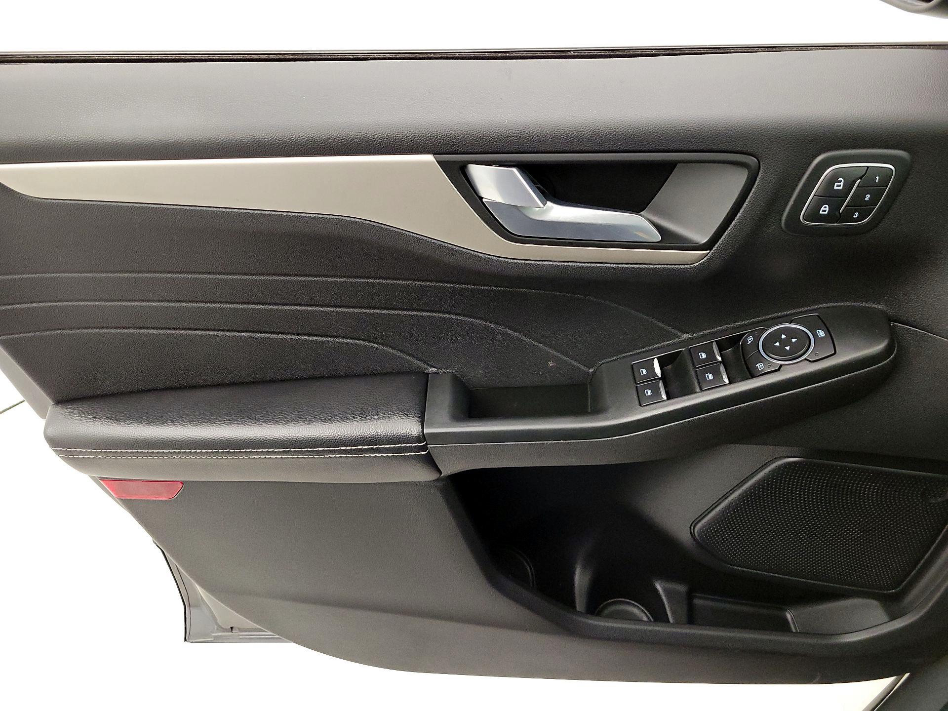 Thumbnail: 2022 Ford Escape - 12