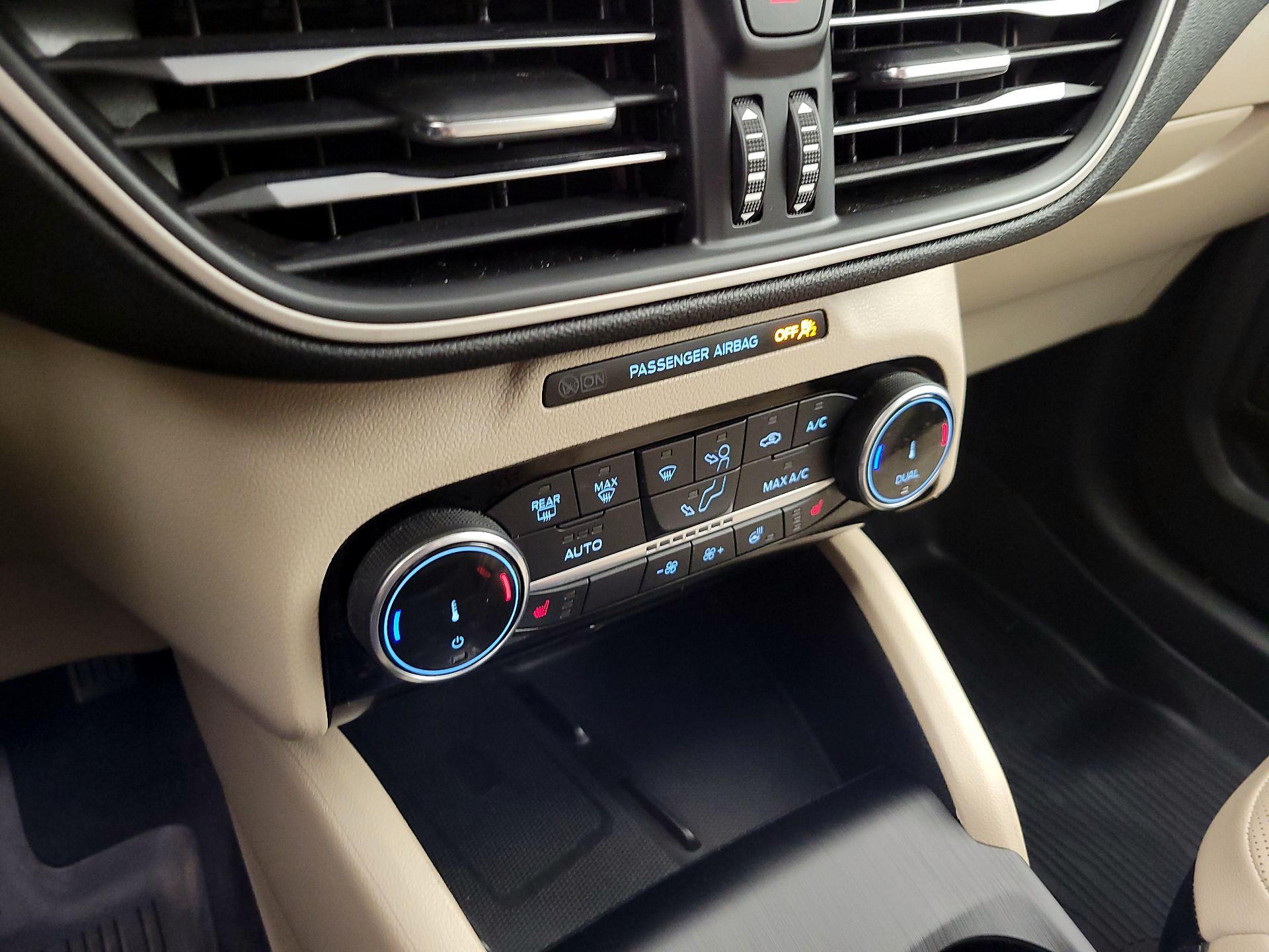 Thumbnail: 2022 Ford Escape - 17