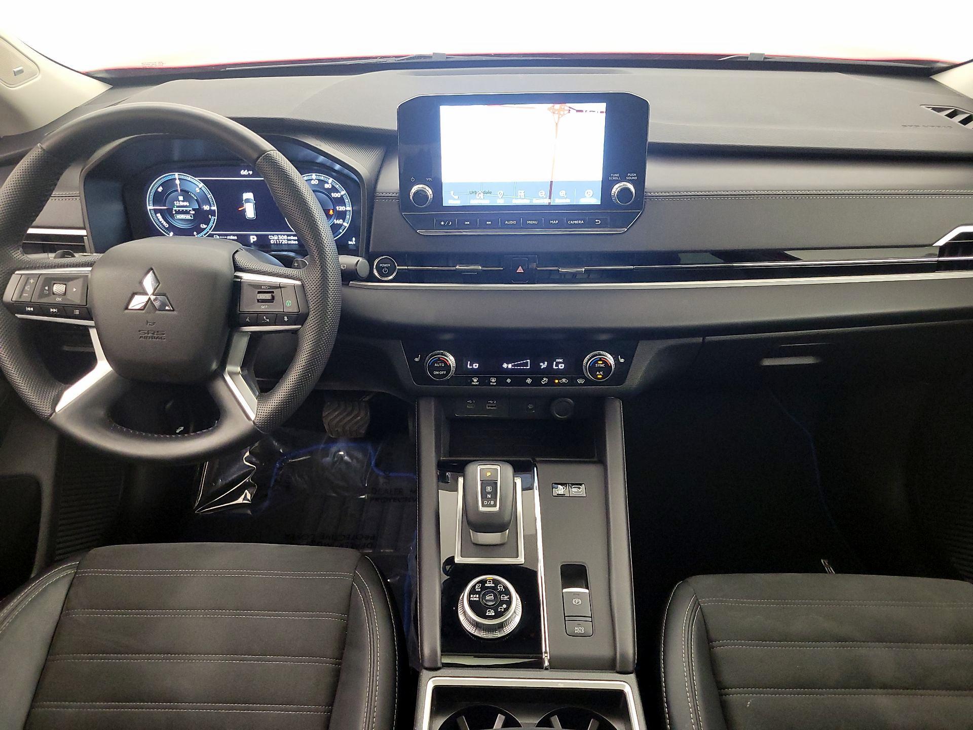 Thumbnail: 2023 Mitsubishi Outlander - 9