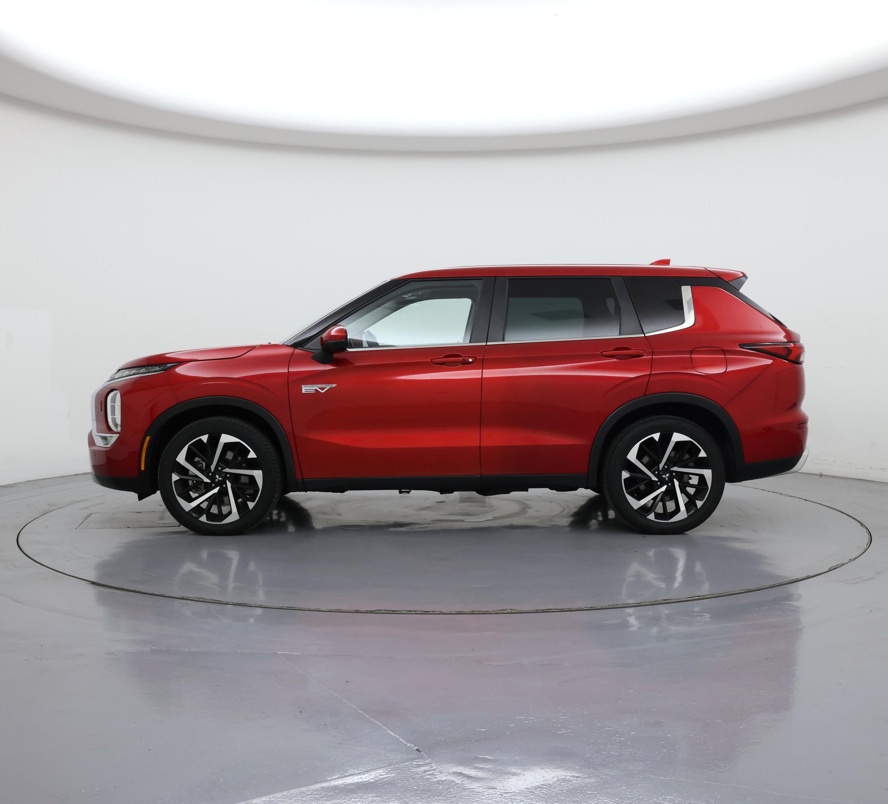 Thumbnail: 2023 Mitsubishi Outlander - 3