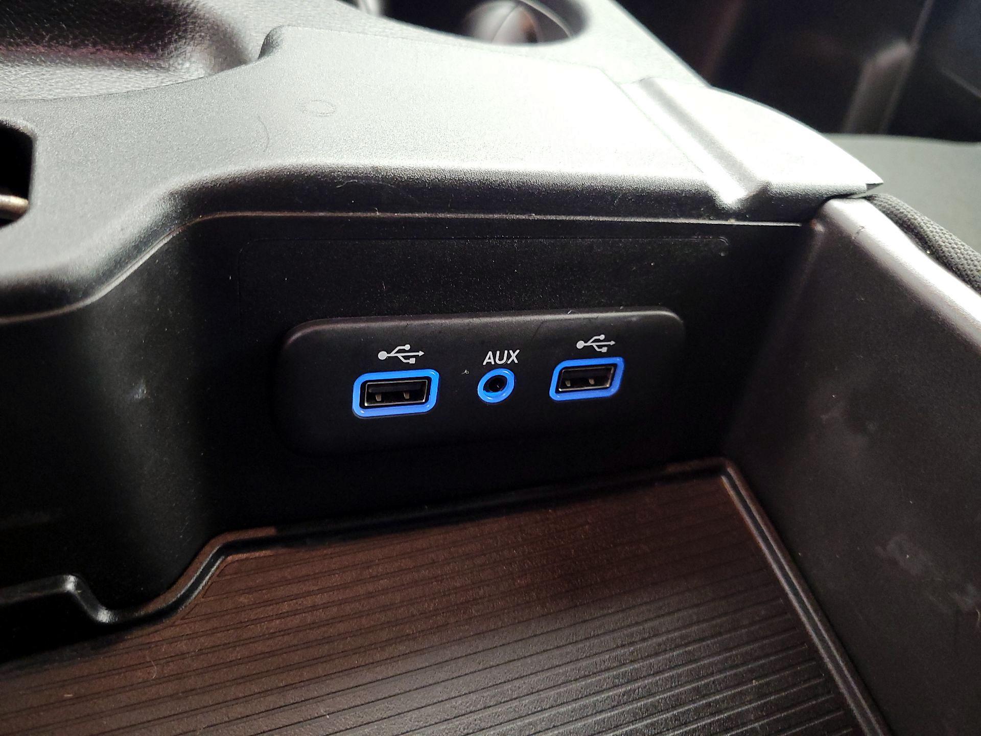 Thumbnail: 2021 RAM 1500 Classic - 17