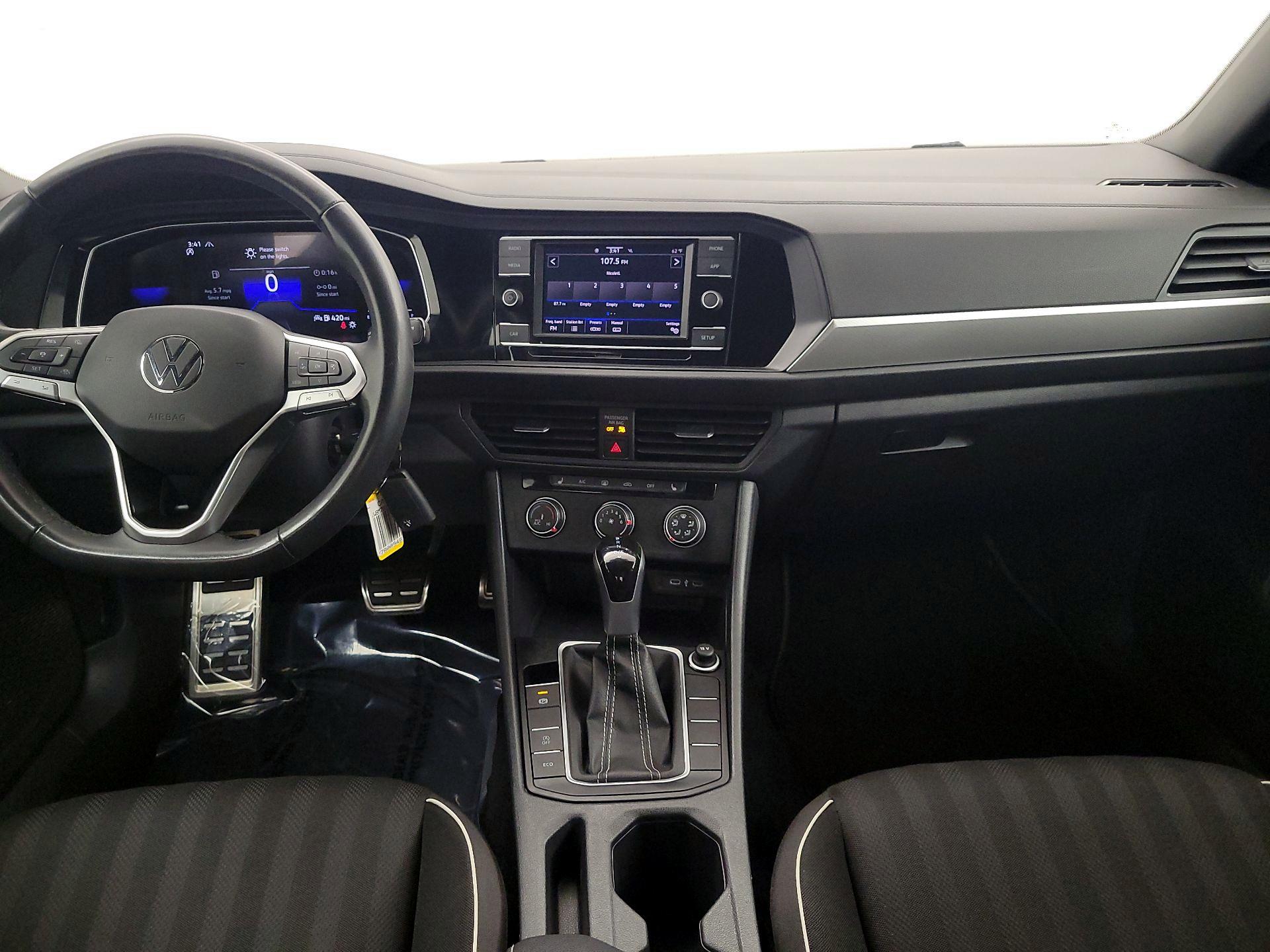 Thumbnail: 2024 Volkswagen Jetta - 9