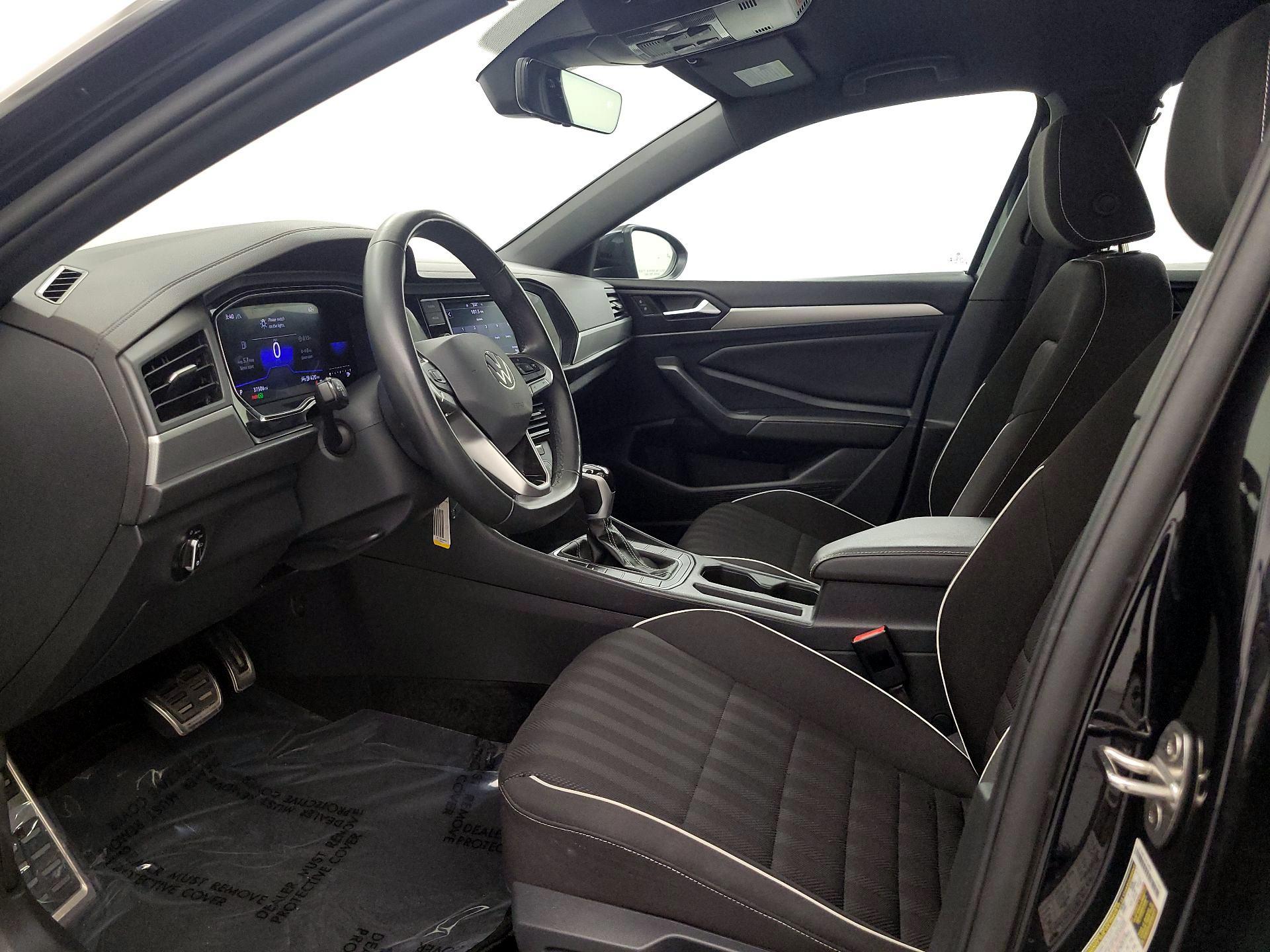 Thumbnail: 2024 Volkswagen Jetta - 11