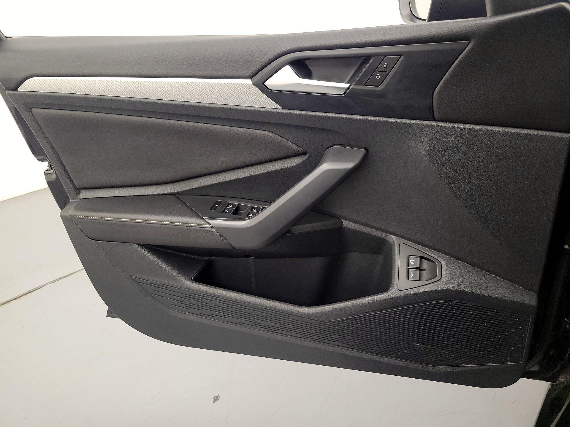 Thumbnail: 2024 Volkswagen Jetta - 12