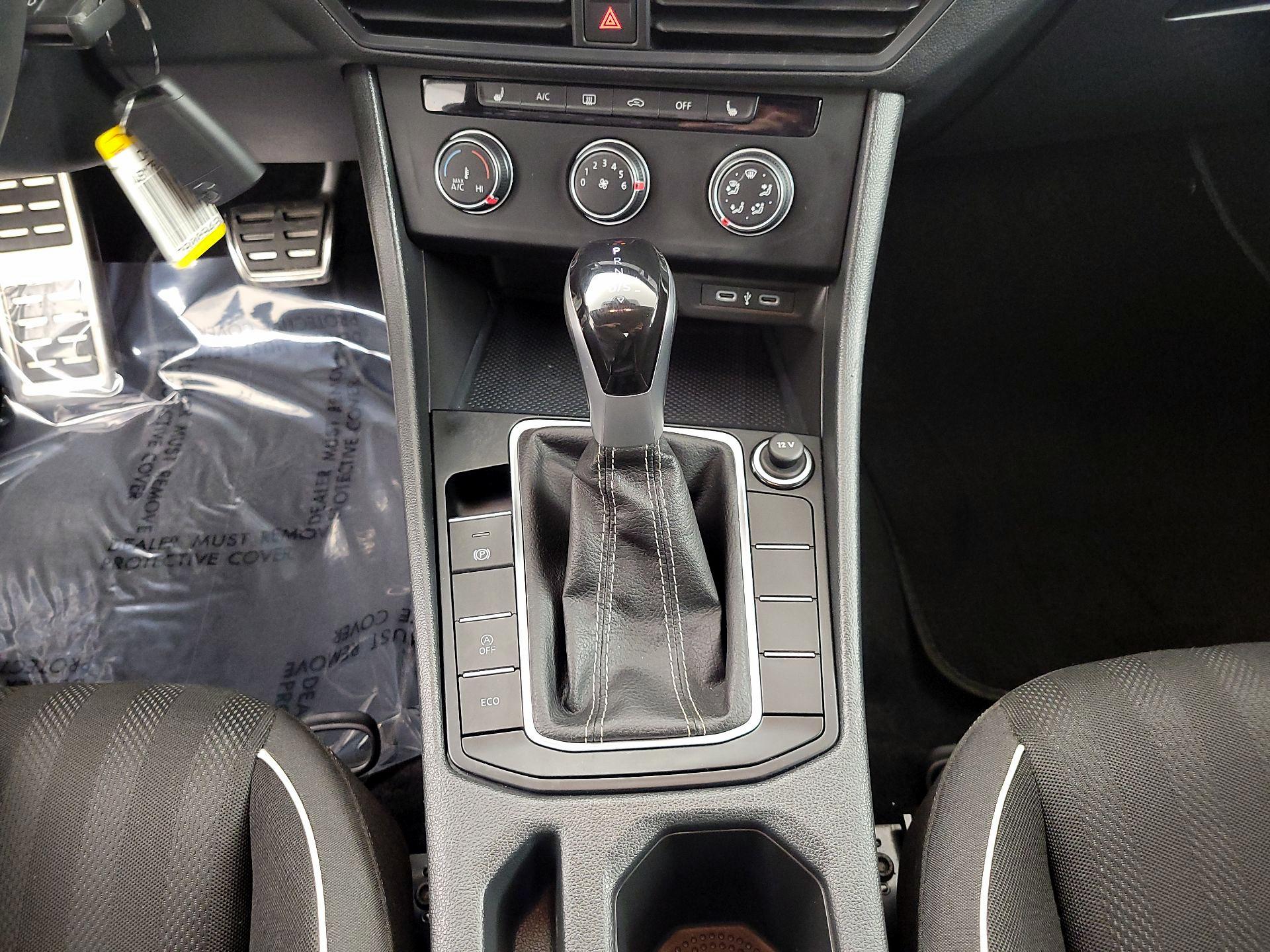 Thumbnail: 2024 Volkswagen Jetta - 17