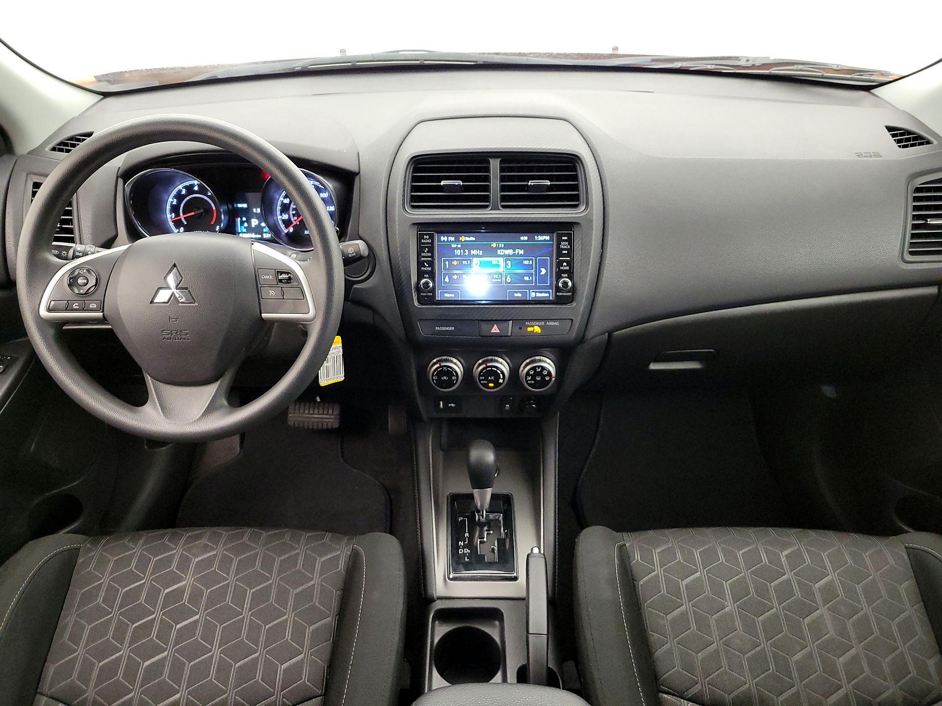 Thumbnail: 2023 Mitsubishi Outlander Sport - 9