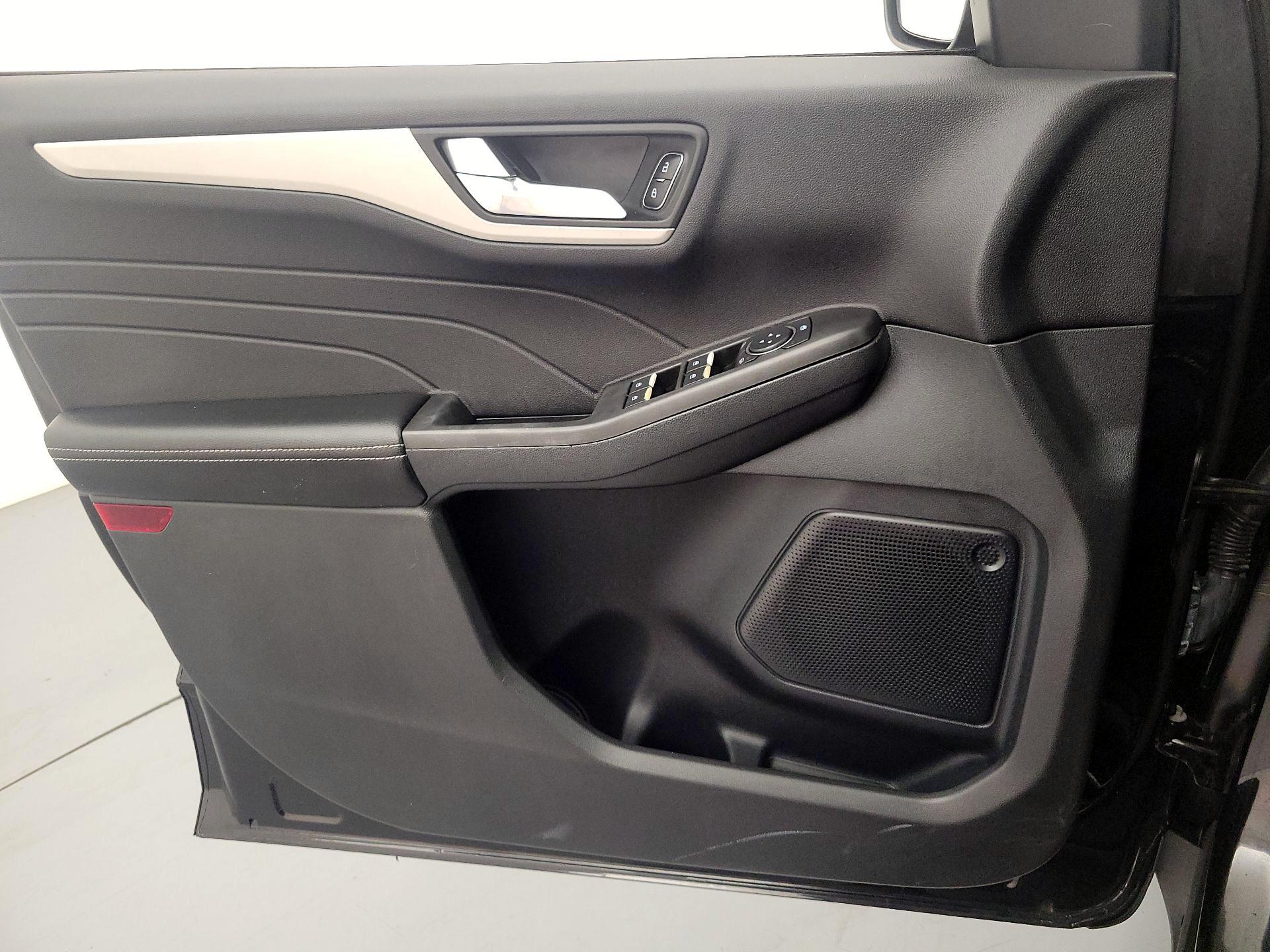 Thumbnail: 2021 Ford Escape - 12