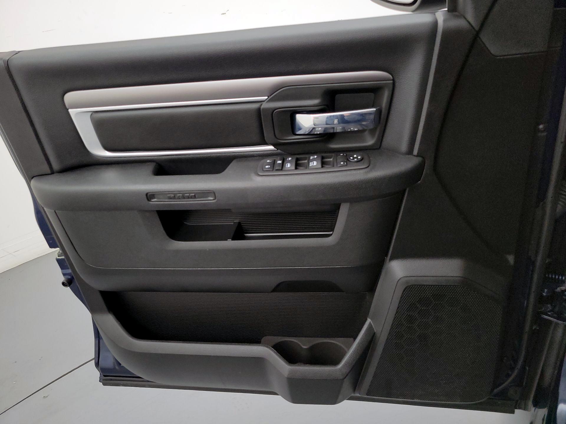 Thumbnail: 2022 RAM 1500 Classic - 12