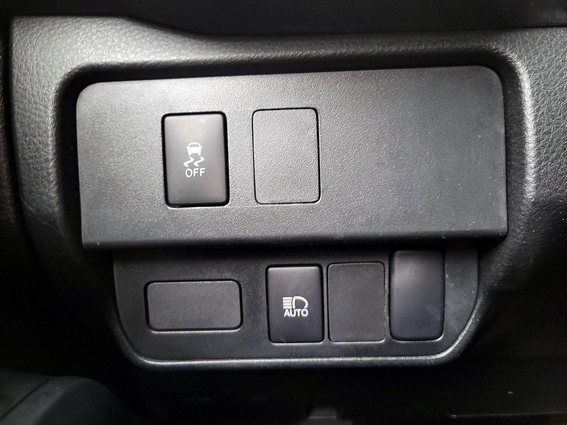 Thumbnail: 2023 Toyota Tacoma - 13