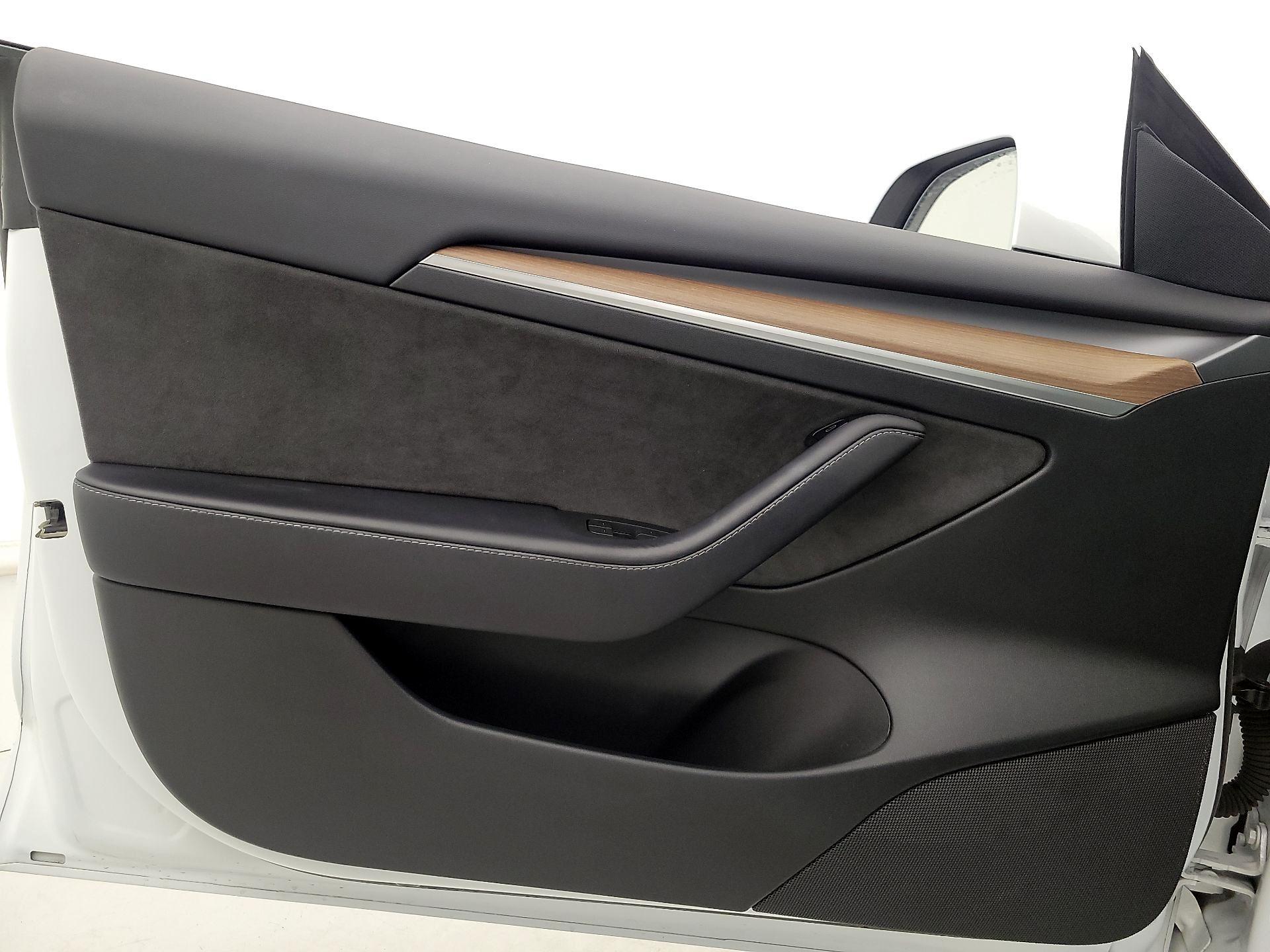 Thumbnail: 2023 Tesla Model 3 - 12