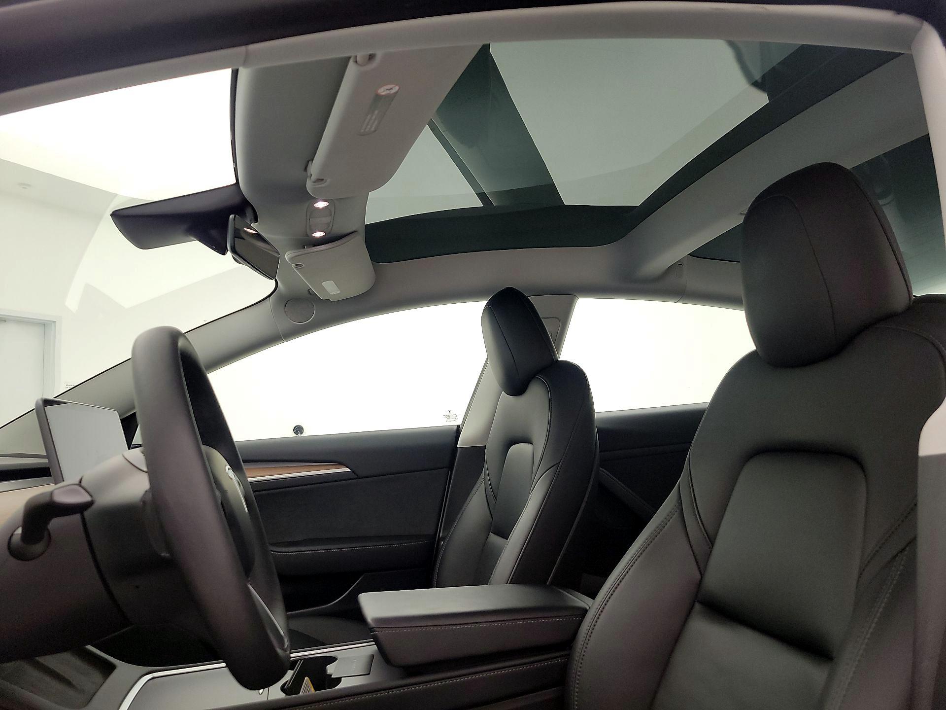 Thumbnail: 2023 Tesla Model 3 - 19