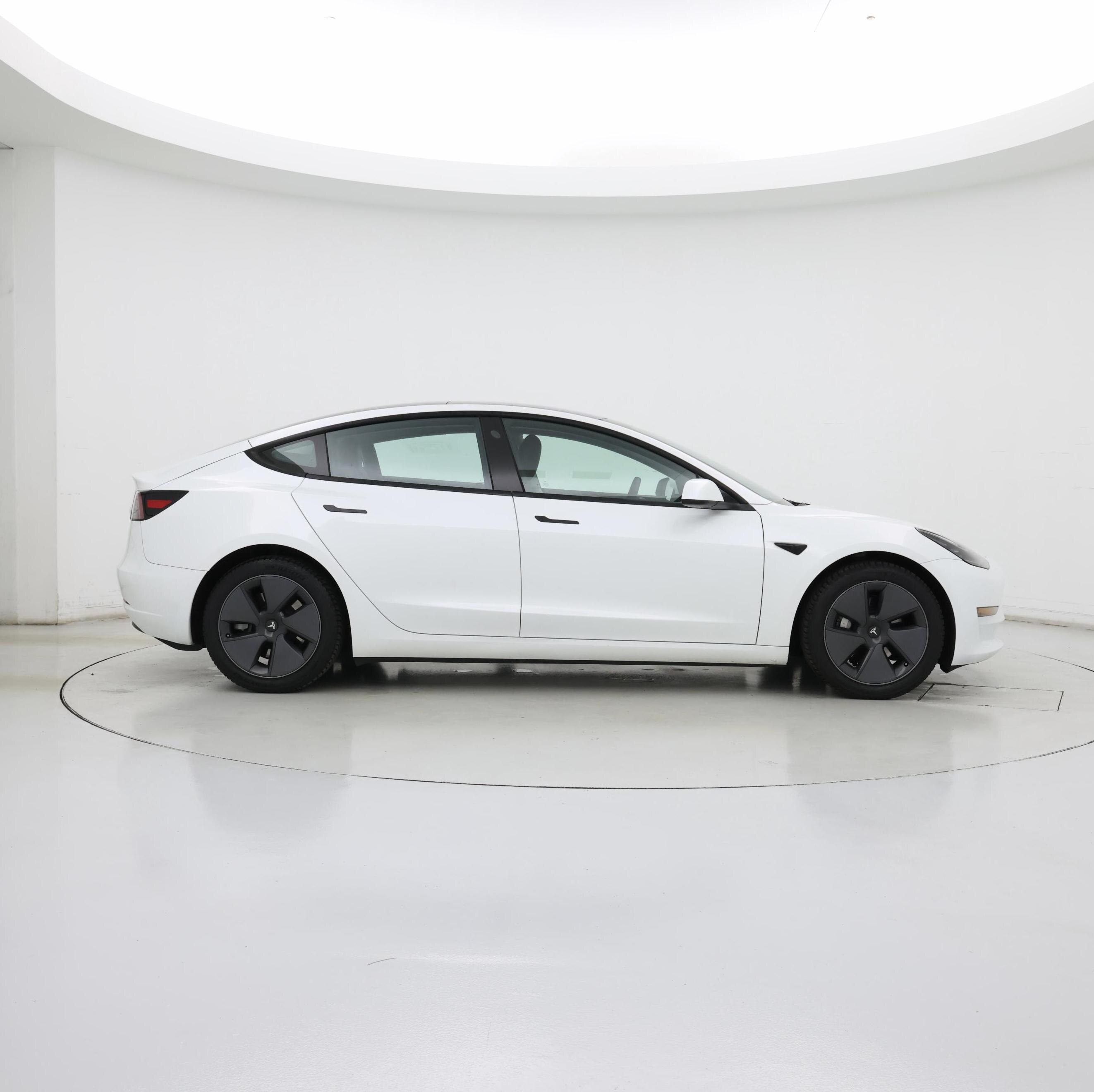 Thumbnail: 2023 Tesla Model 3 - 7