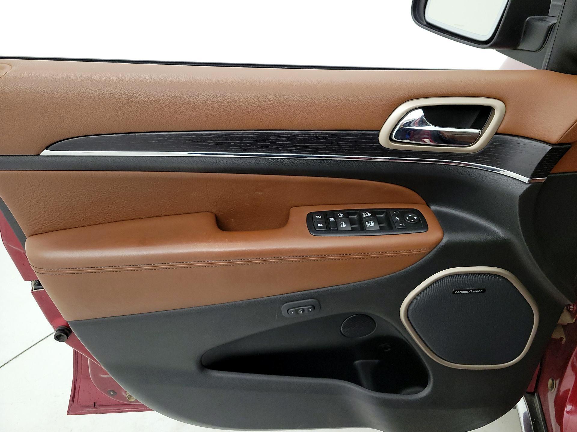 Thumbnail: 2015 Jeep Grand Cherokee - 12