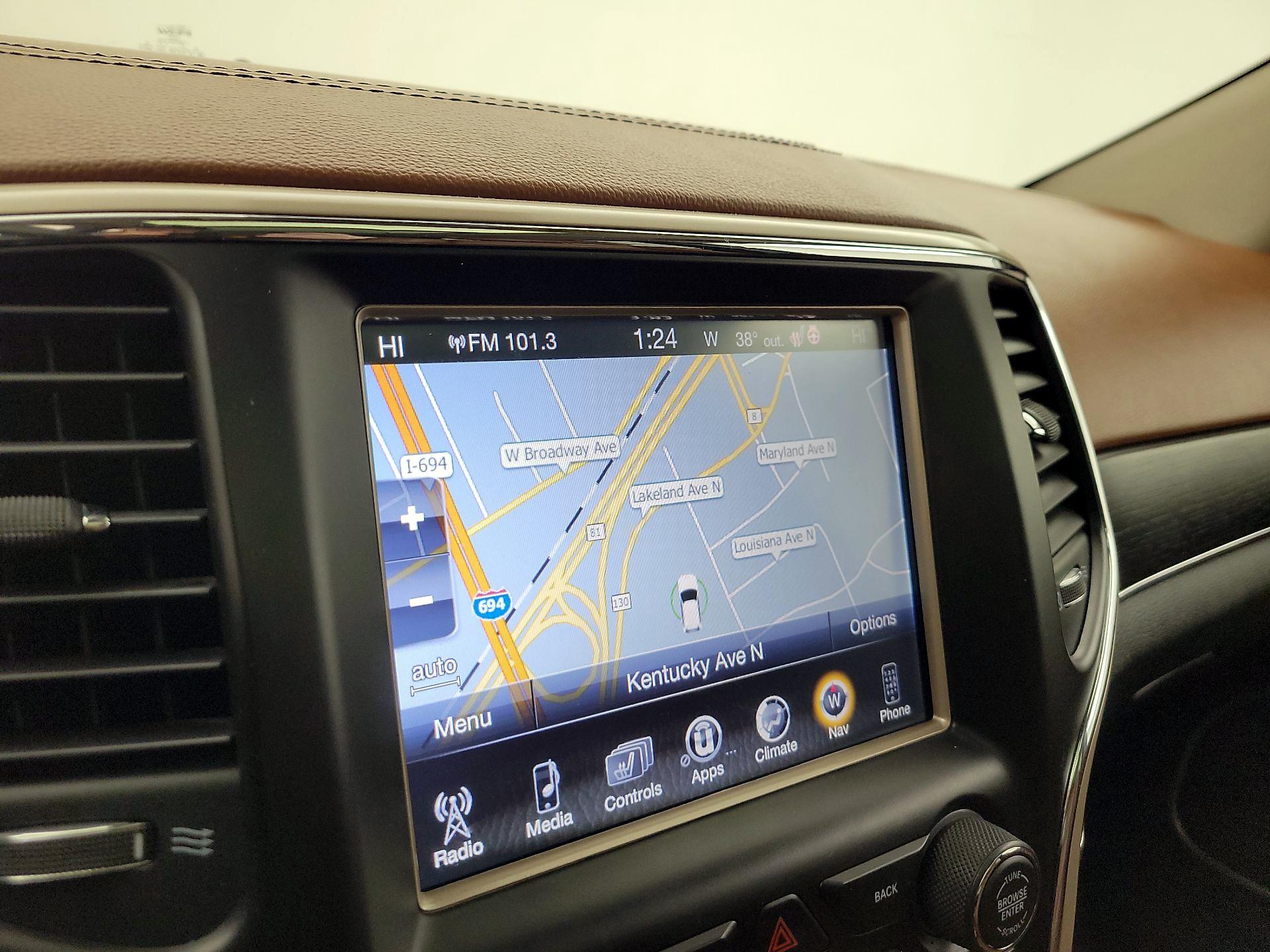 Thumbnail: 2015 Jeep Grand Cherokee - 14