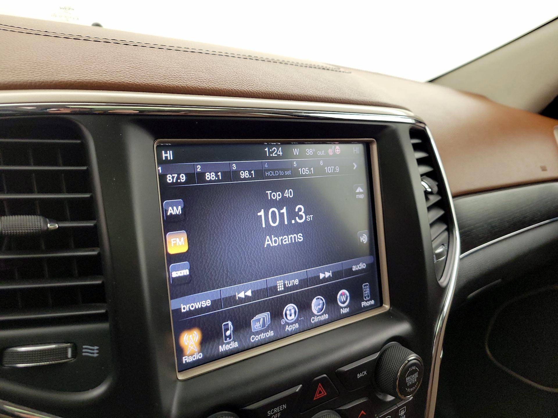 Thumbnail: 2015 Jeep Grand Cherokee - 16