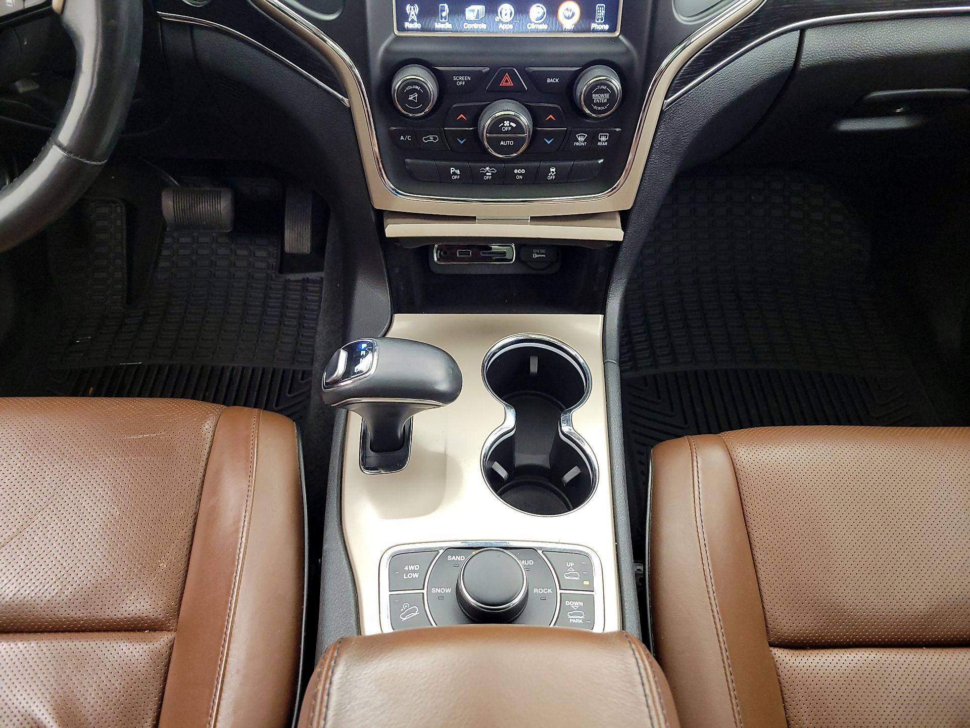 Thumbnail: 2015 Jeep Grand Cherokee - 18